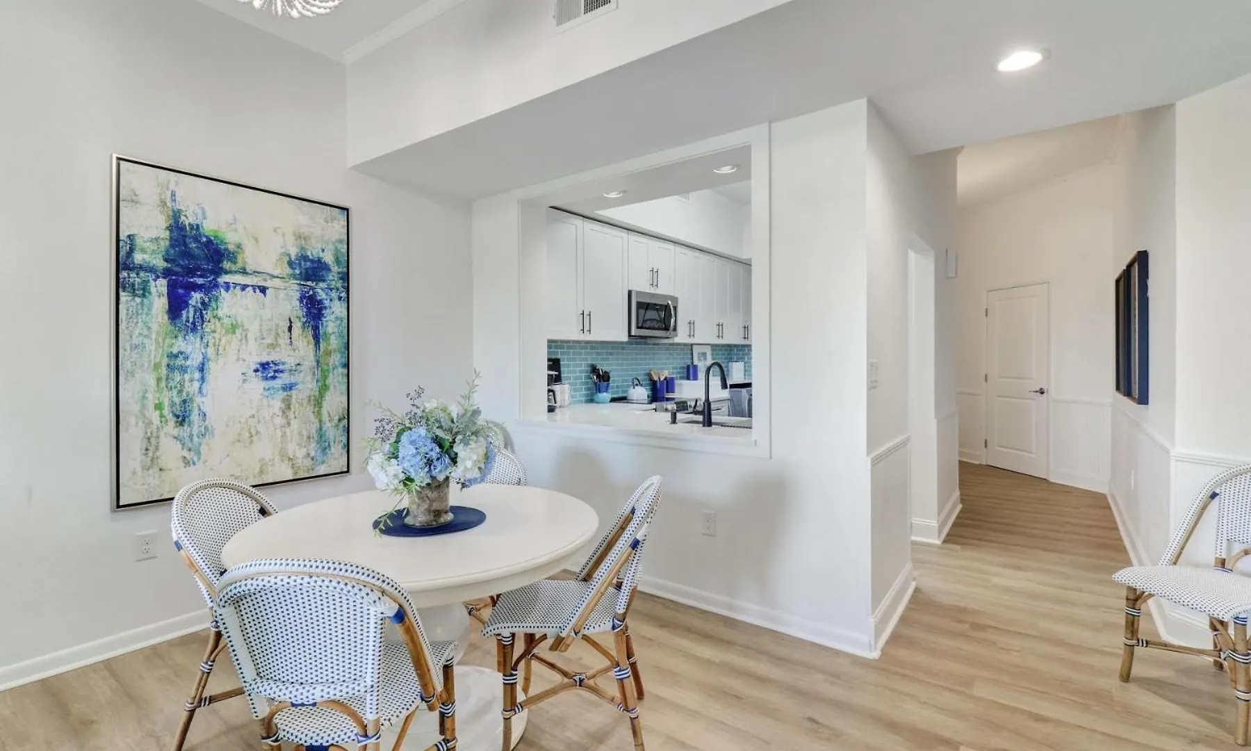 Villa 533 Shorewood Place *