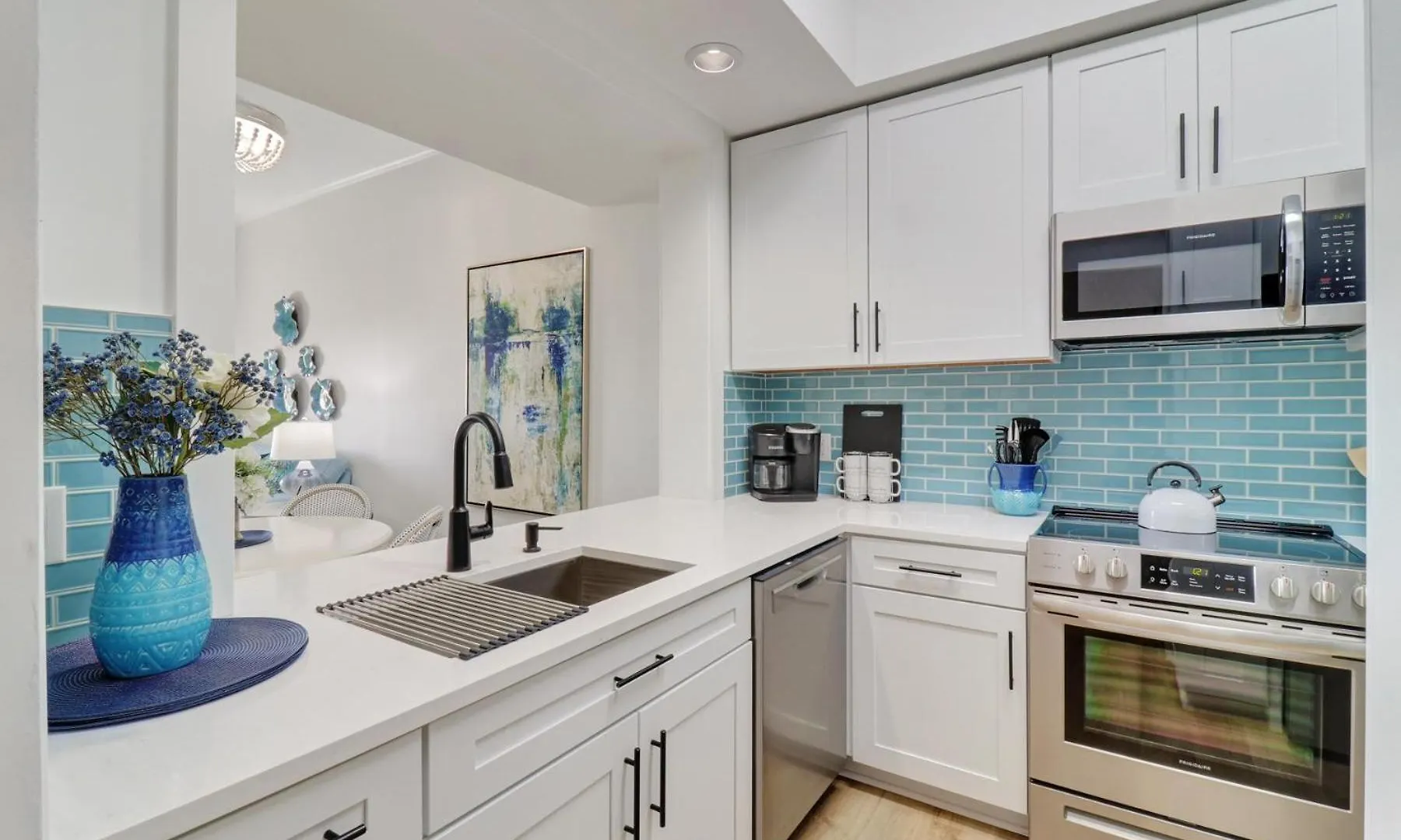 533 Shorewood Place