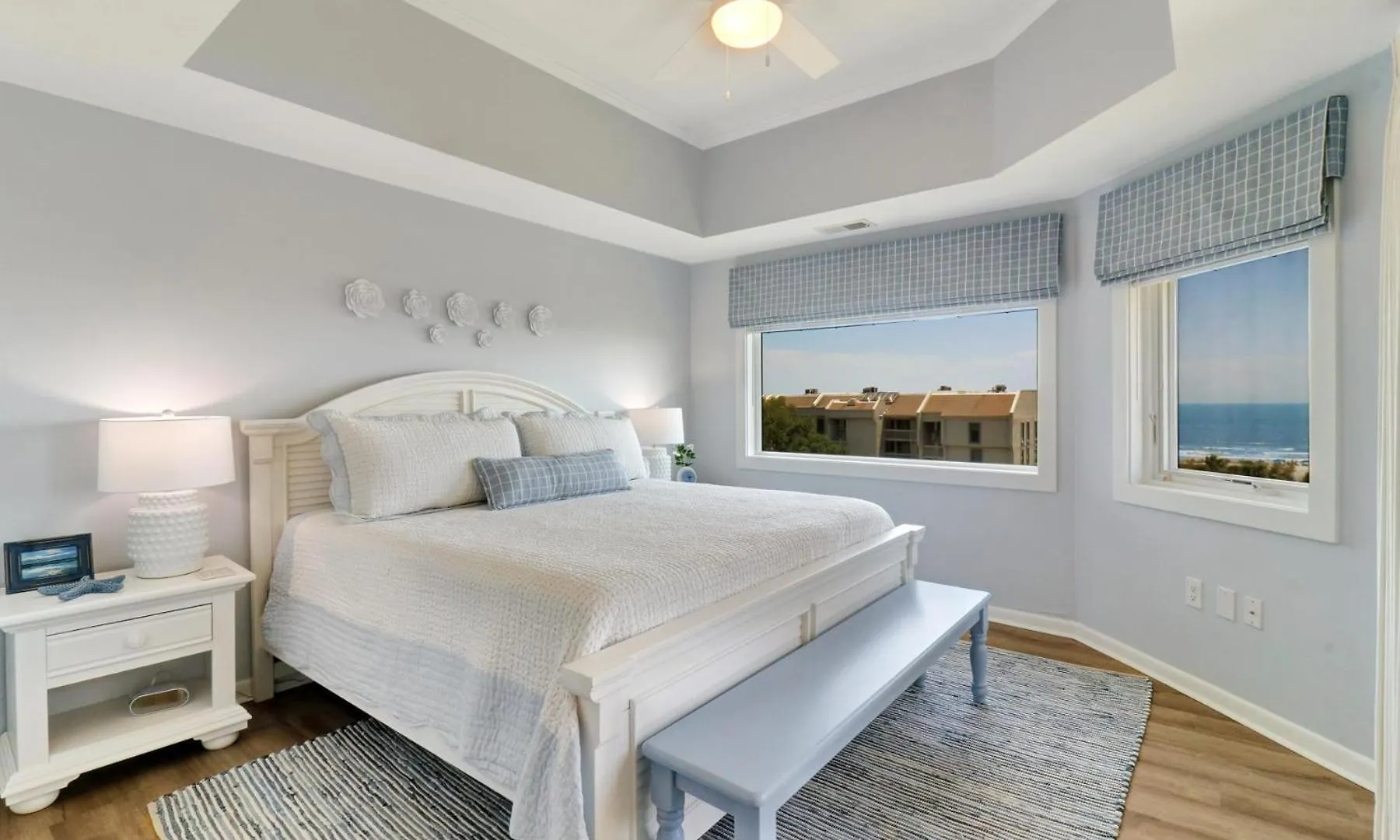 533 Shorewood Place Villa *