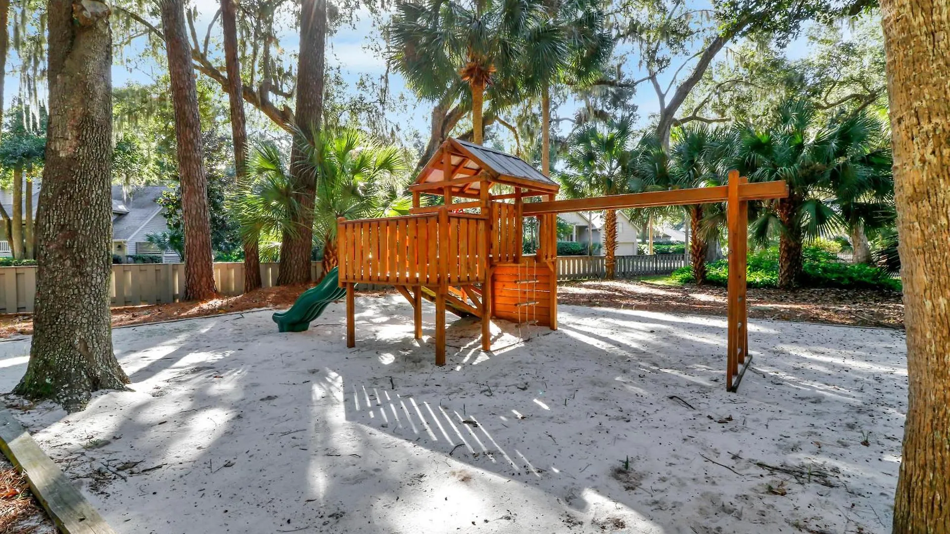 7 Hollyberry Lane *
