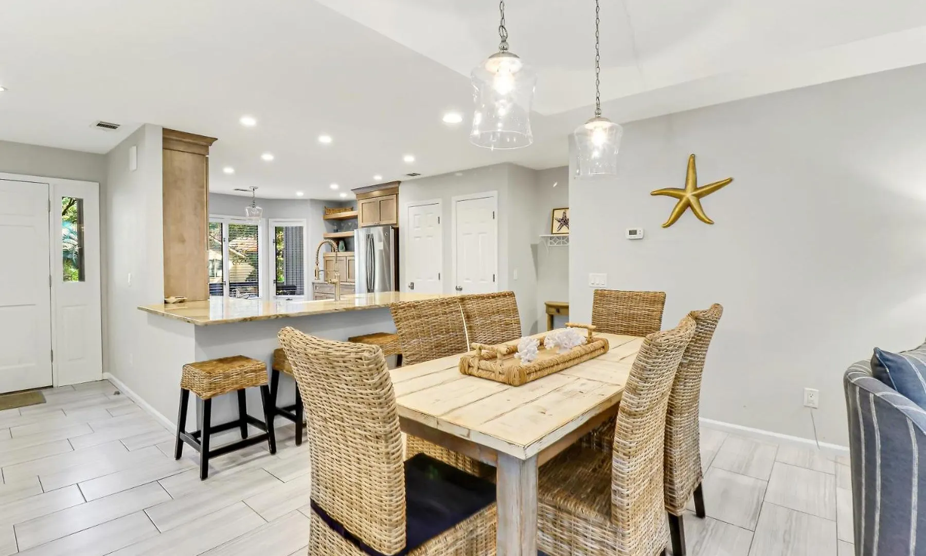 7 Hollyberry Lane *