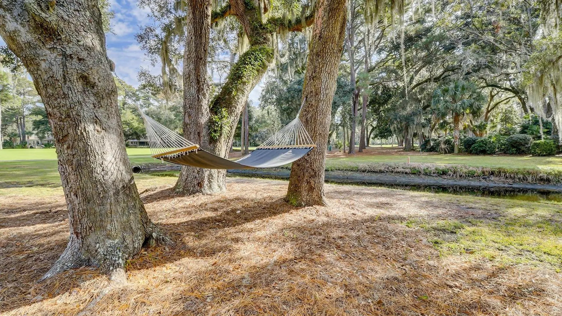 Villa 100 Baynard Cove