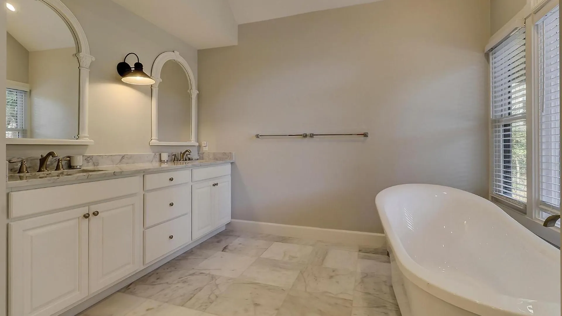 Villa 100 Baynard Cove