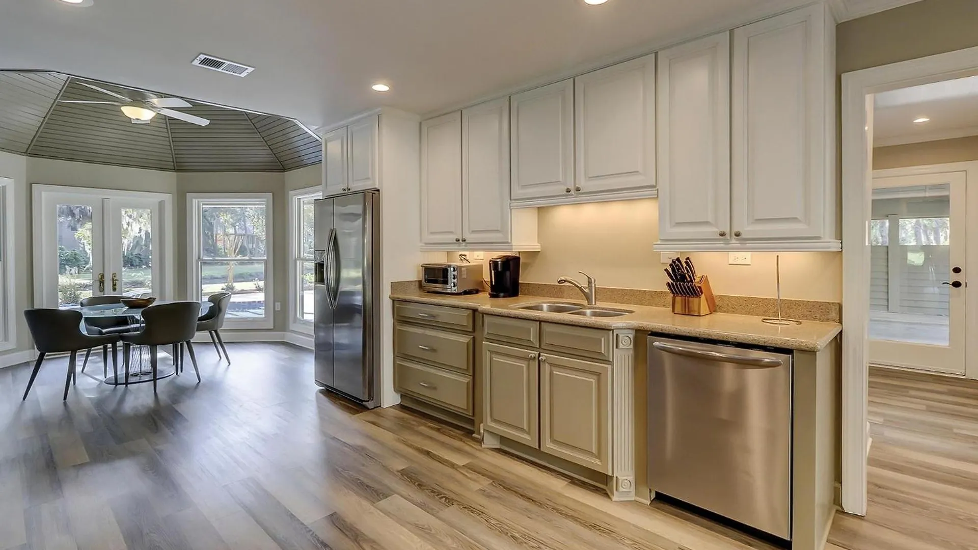 Villa 100 Baynard Cove
