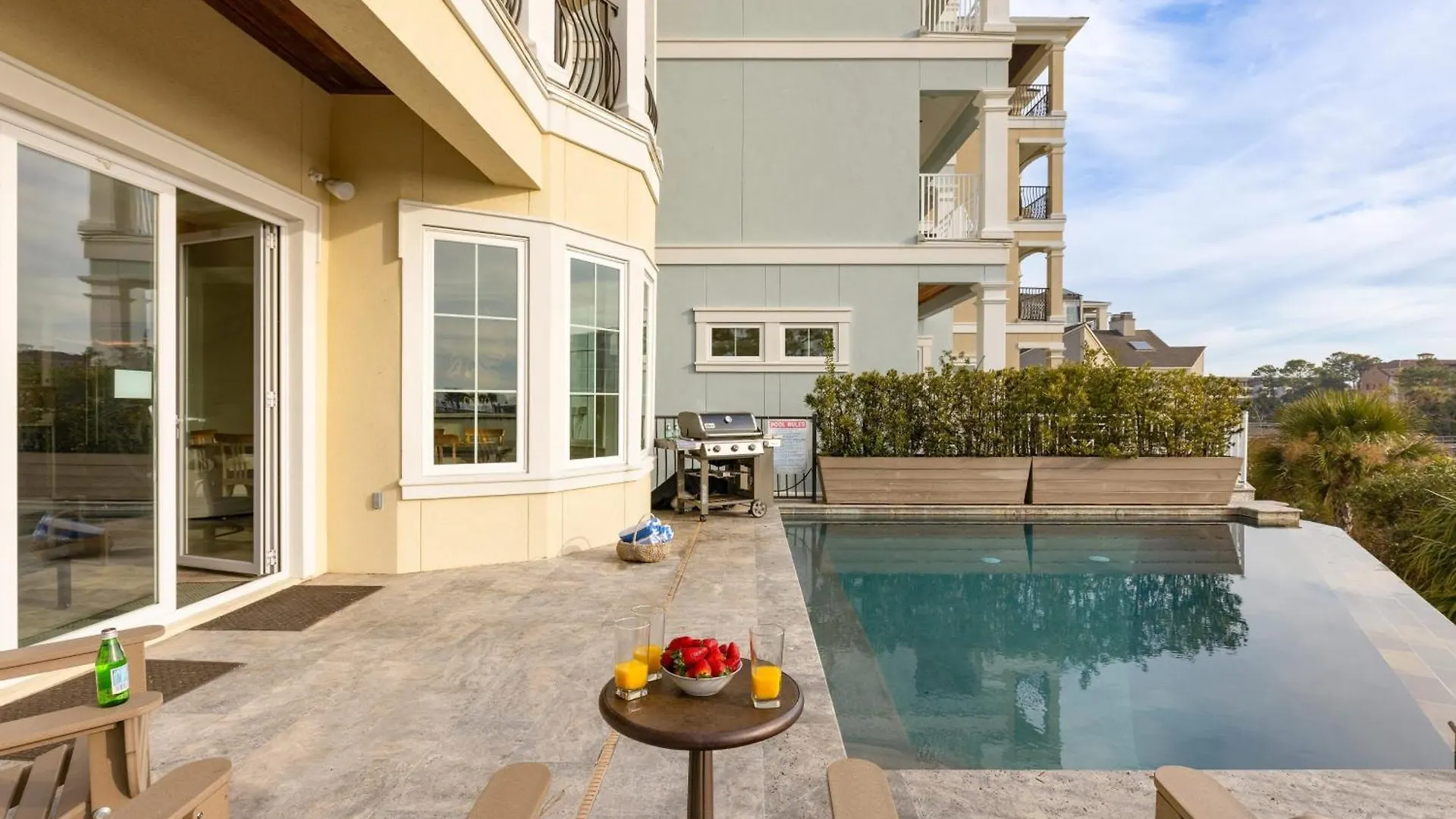 Holiday home Egret By Avantstay 10 Bedroom Ocean Estate Infinity Pool W Views Walk To Hilton Head Island