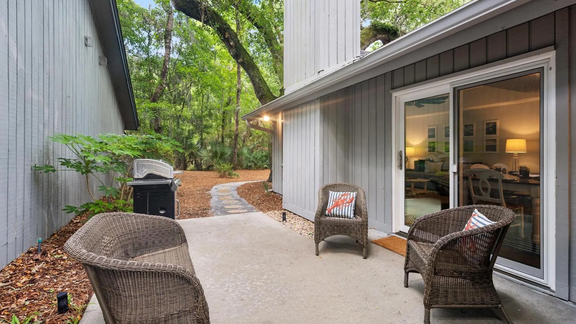 11 Pender Lane *