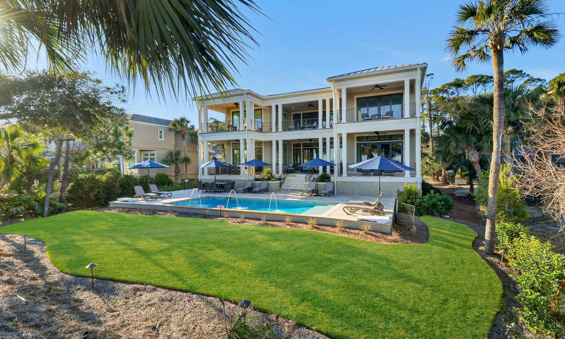 19 Armada Villa