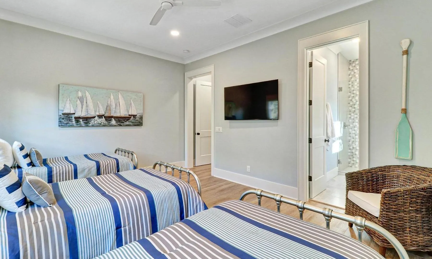 19 Armada Villa