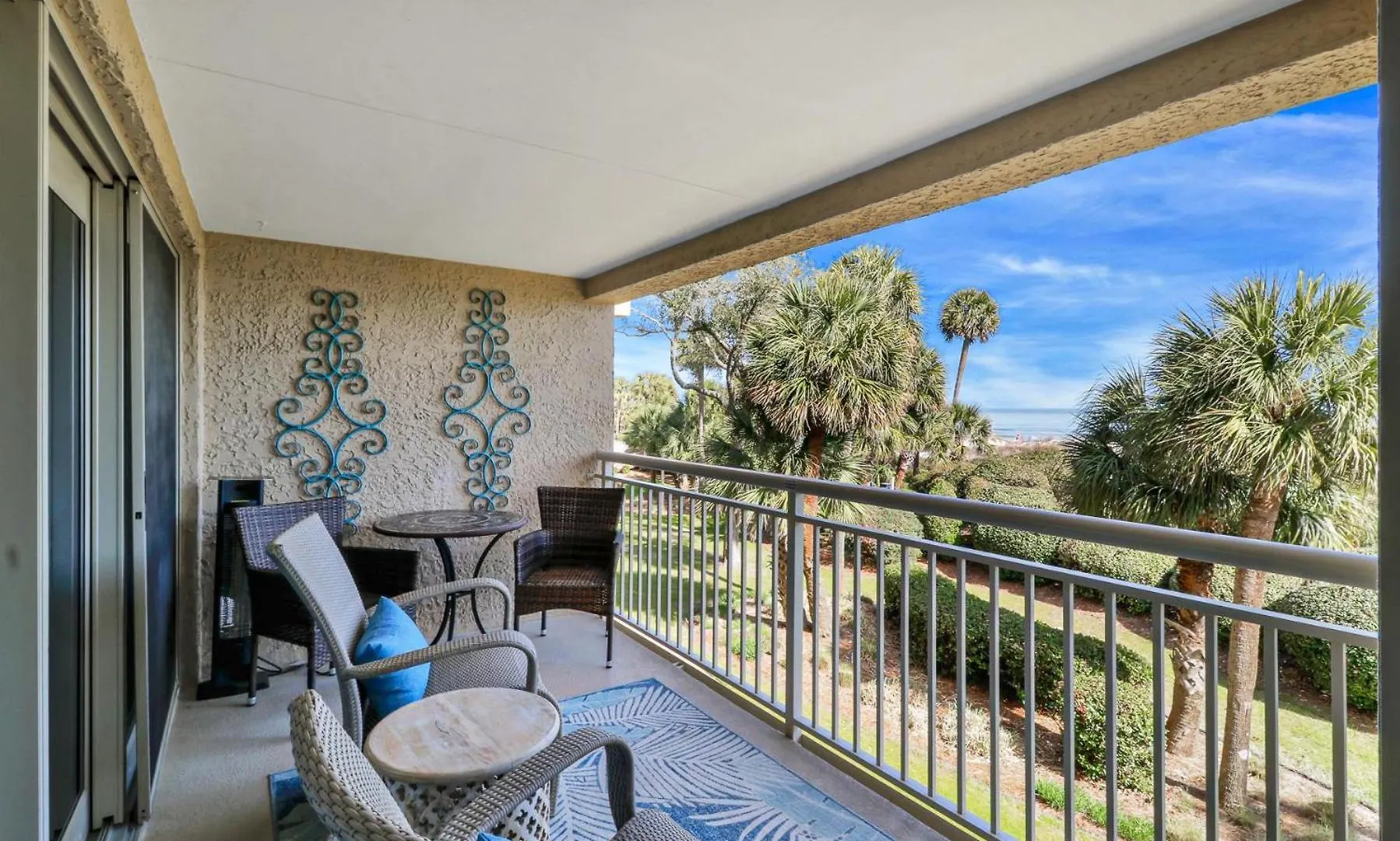 466 Captains Walk *