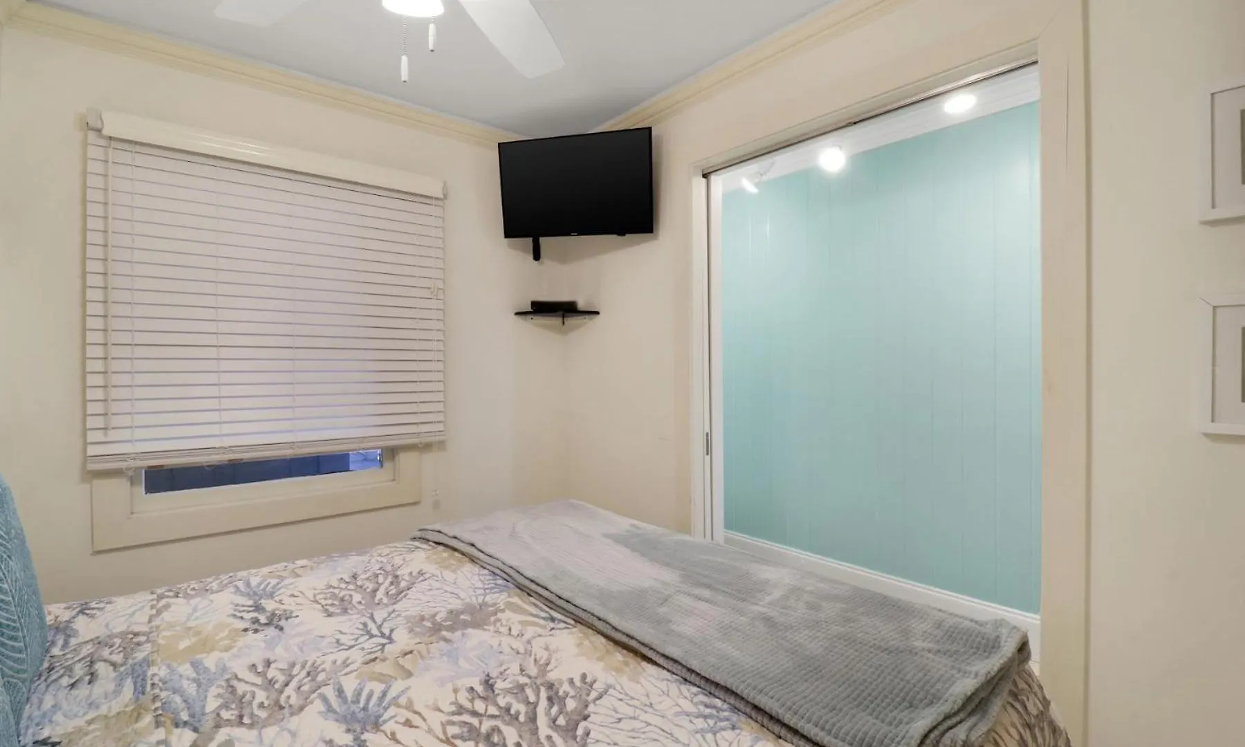 212 Breakers Villa