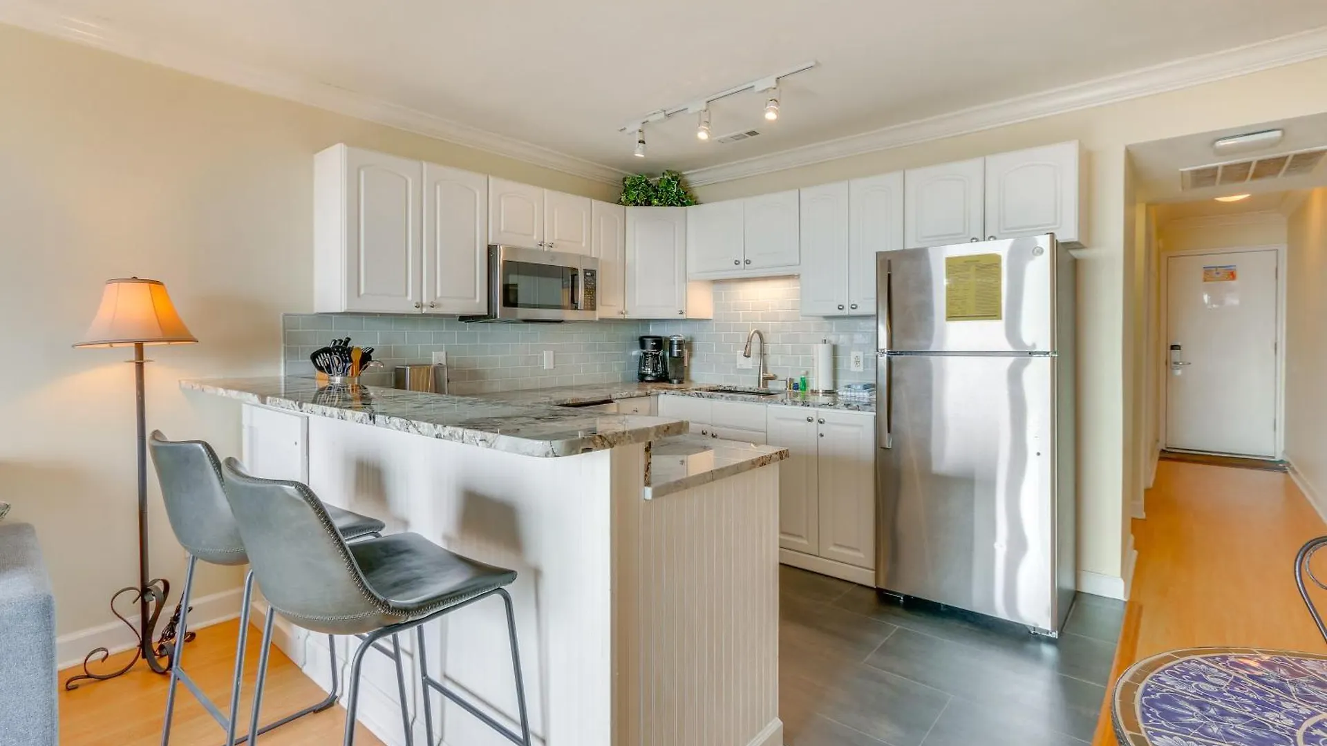 Breakers Oceanfront Getaway With Amazing View And Pool *