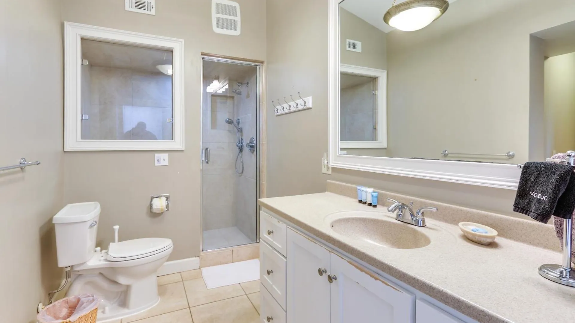 House With Private Pool Inside Sea Pines Resort! Holiday home *