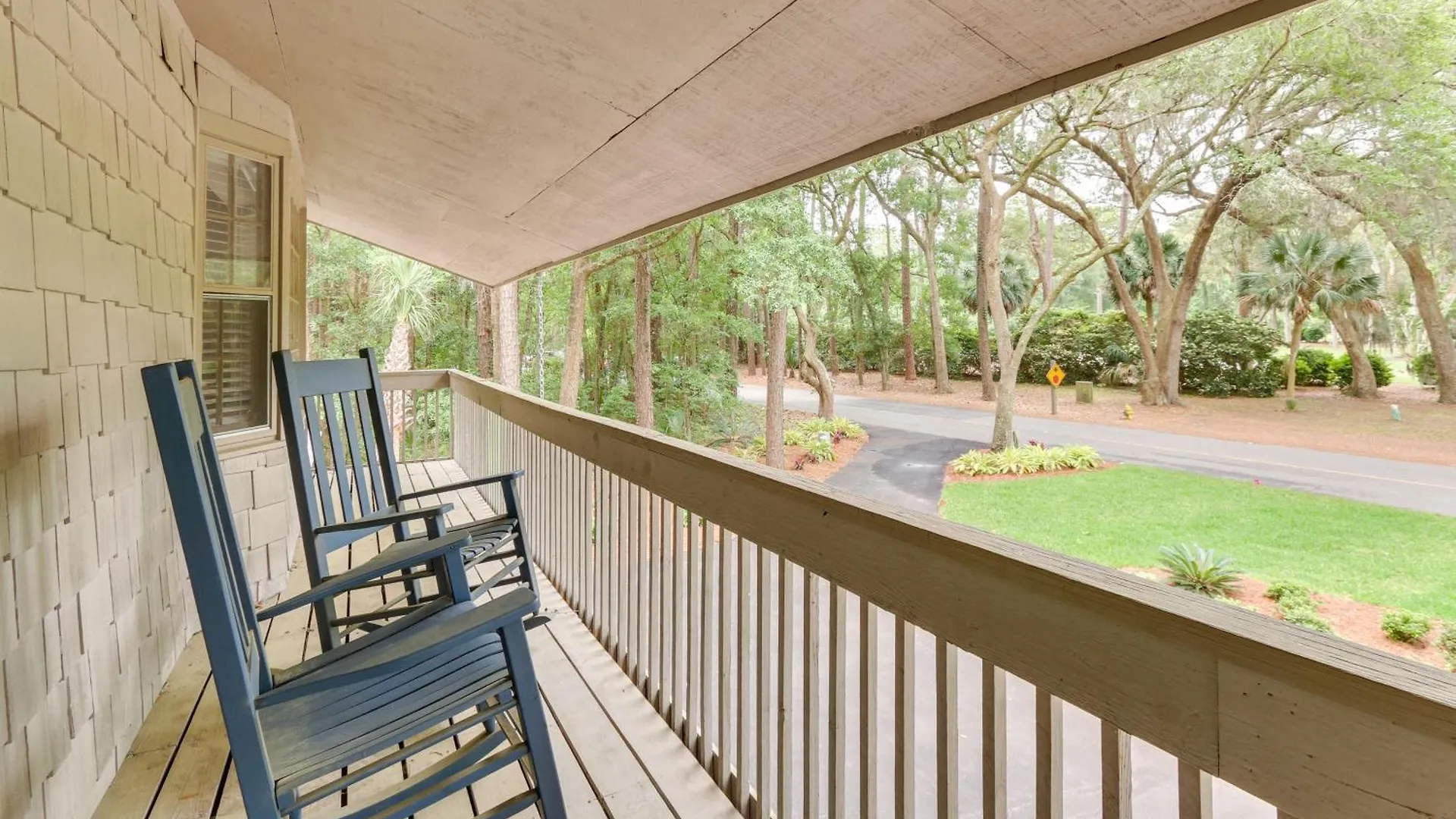House With Private Pool Inside Sea Pines Resort! Holiday home