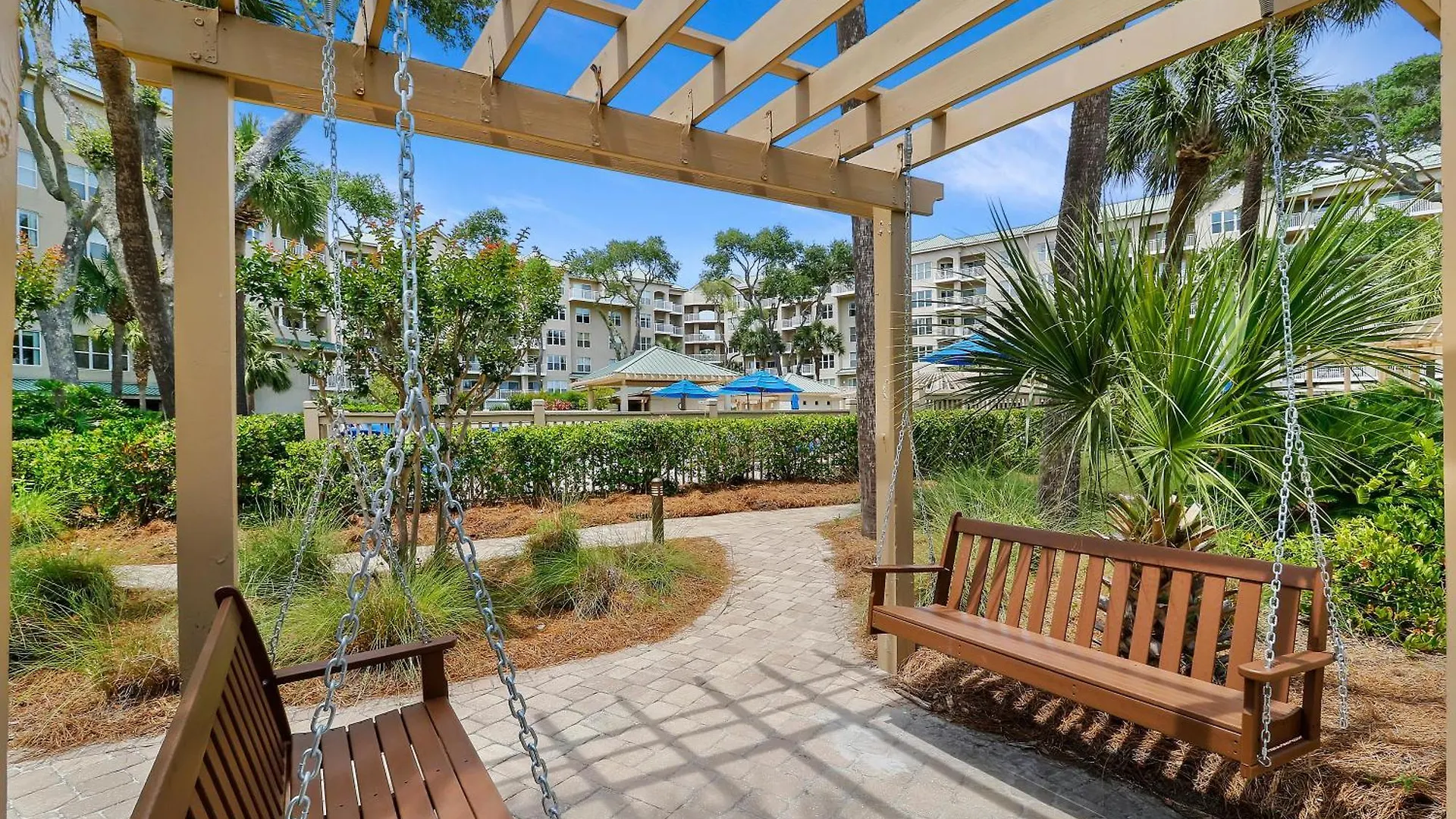 Villa 5305 Hampton Place *