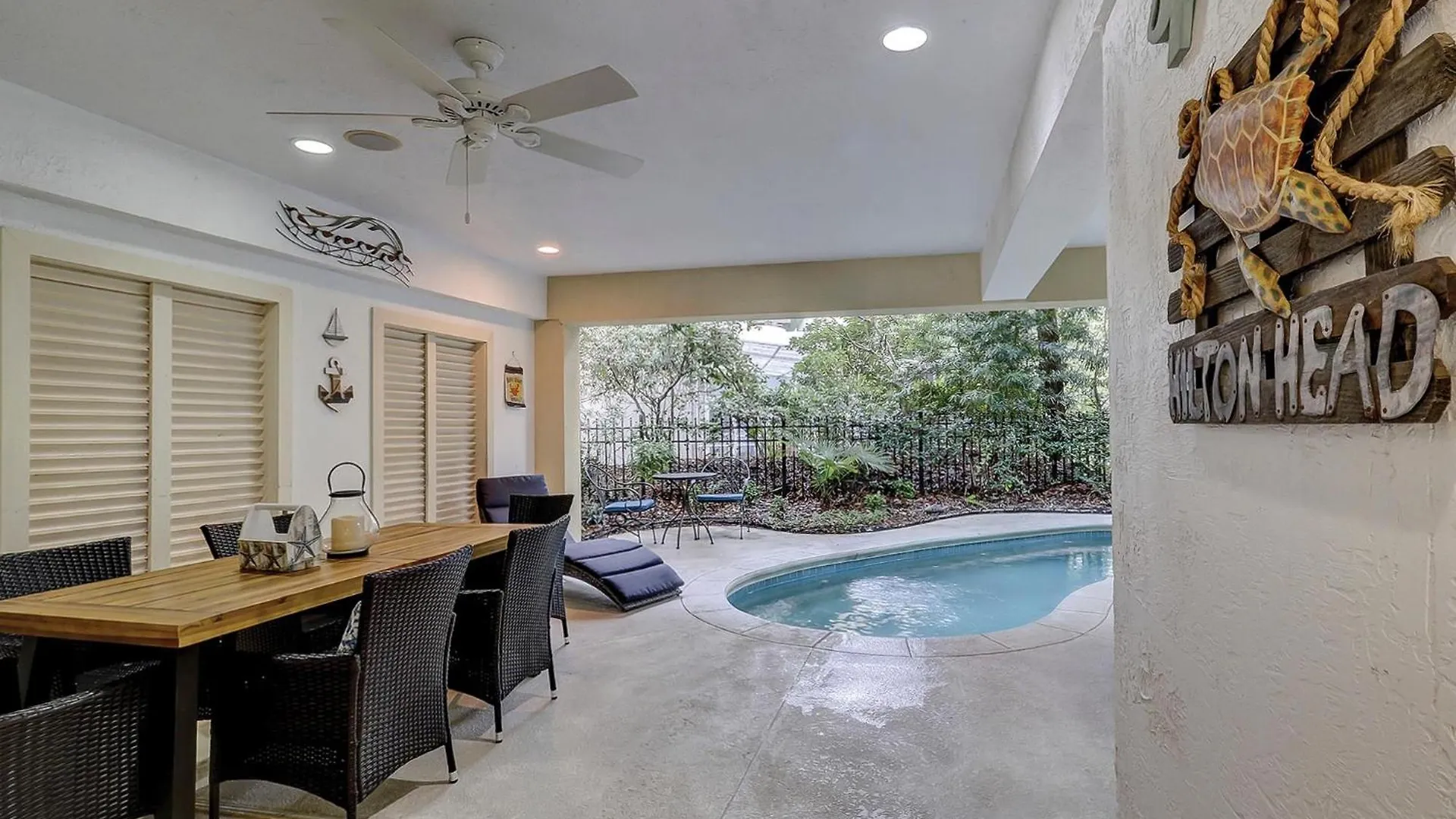 Villa 28 Corine Lane
