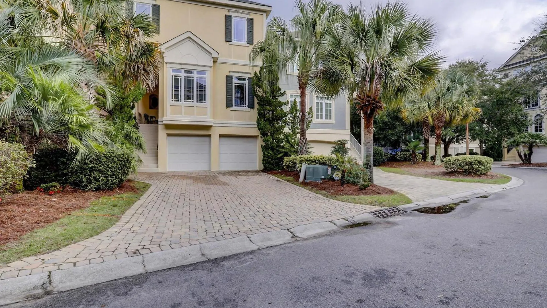 28 Corine Lane *