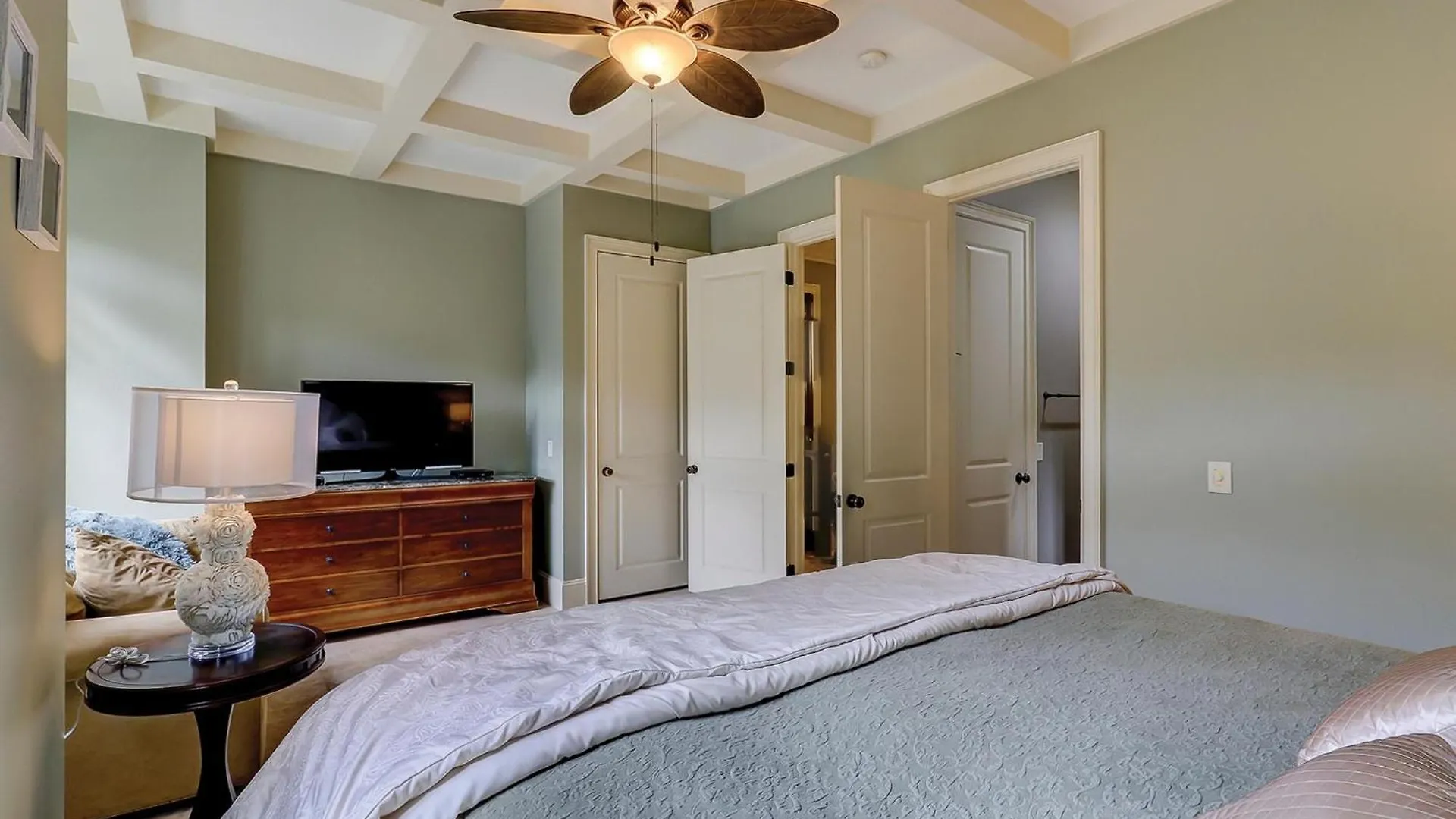 Villa 28 Corine Lane