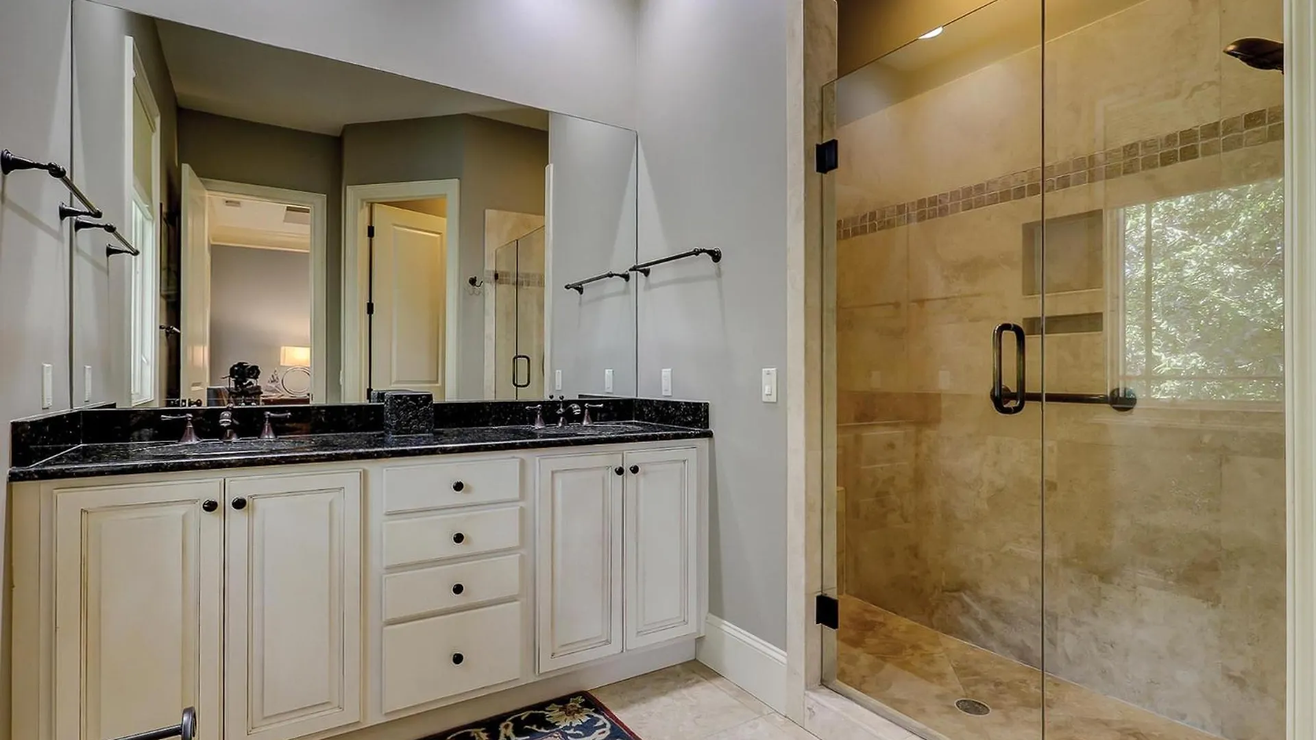 Villa 28 Corine Lane *