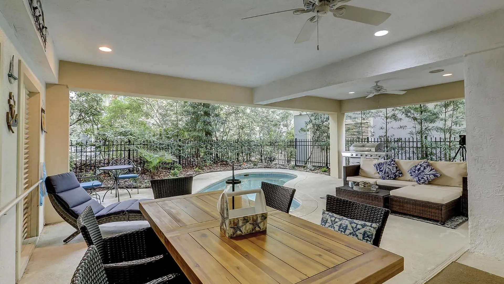 28 Corine Lane Villa