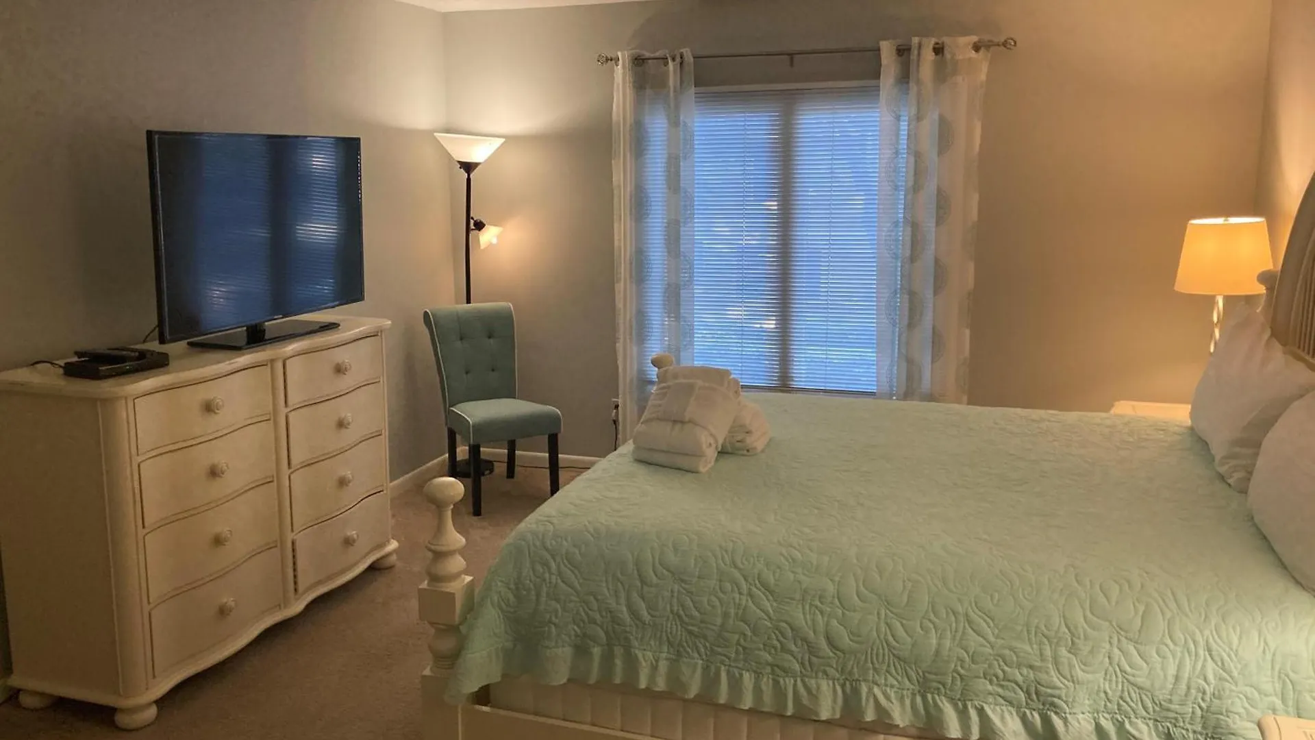 867 Ketch Court Villa *