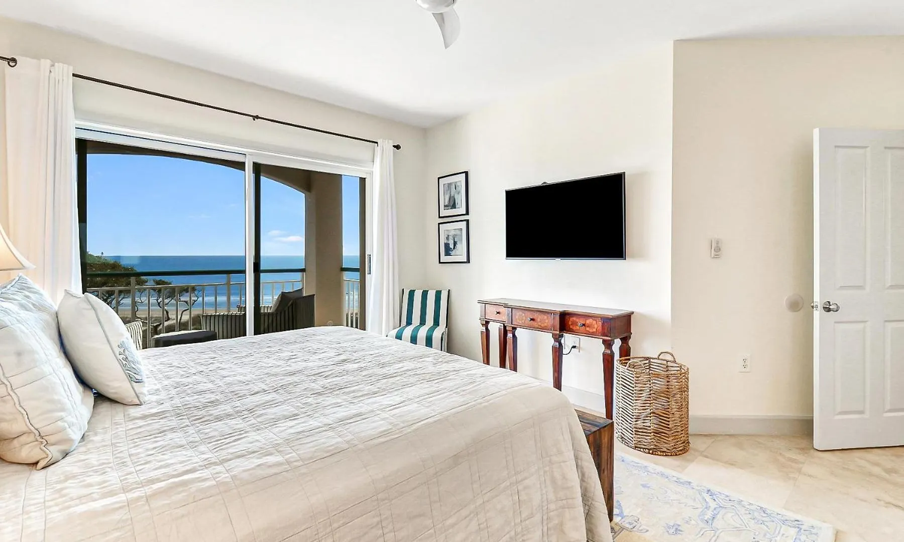 Villa 3507 Windsor Court South *