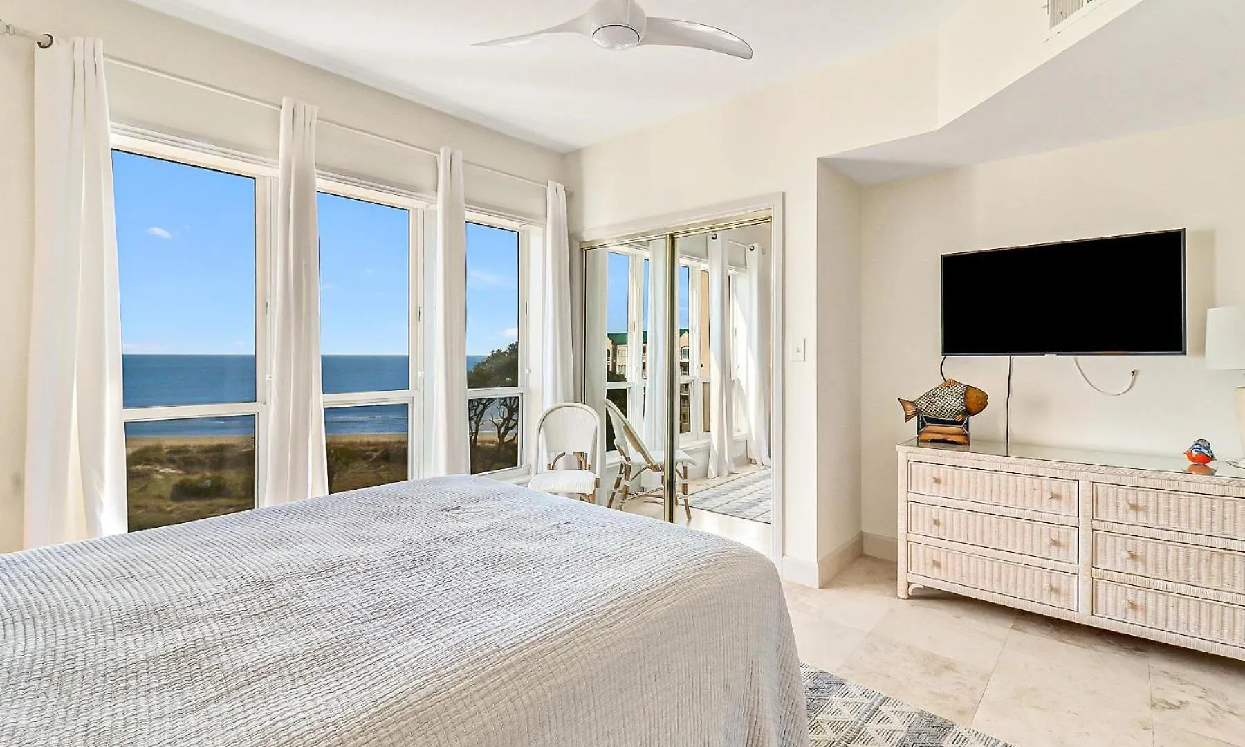Villa 3507 Windsor Court South *