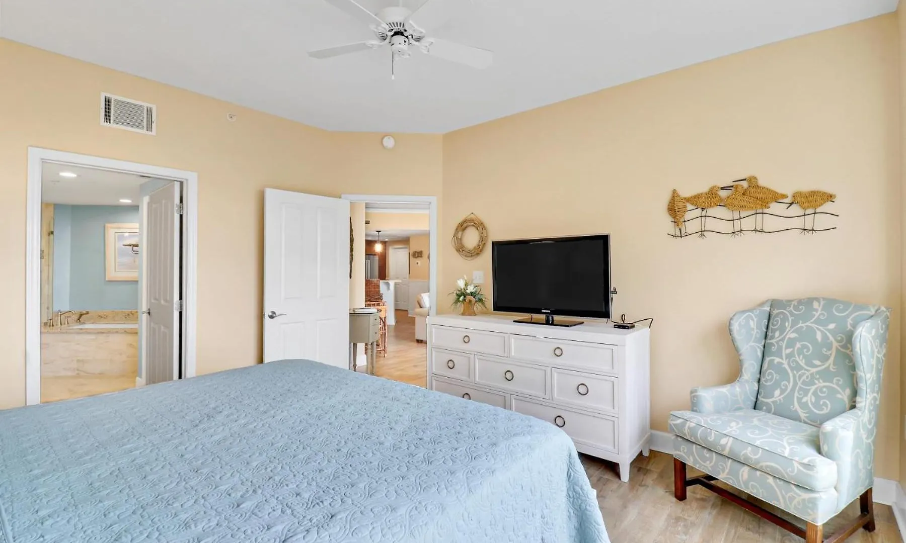 5303 Hampton Place Villa *