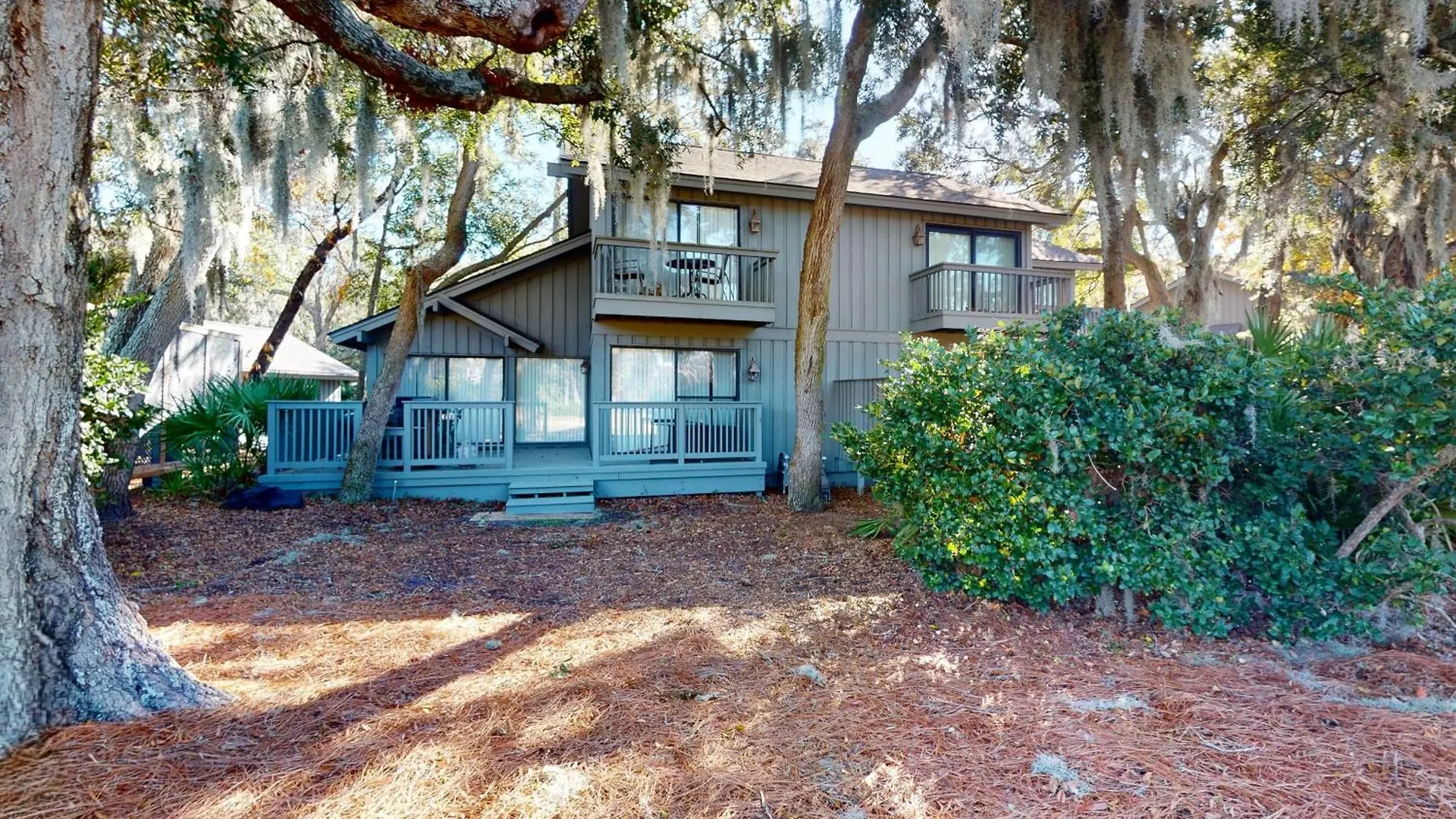 Hickory Cove 18