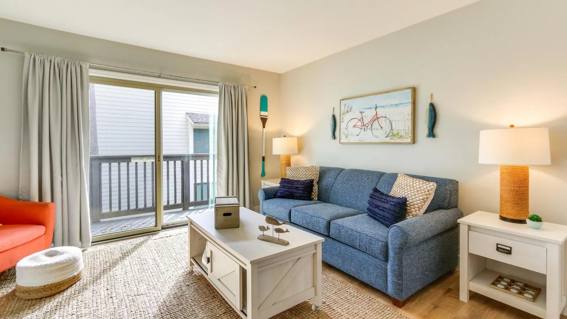 Hilton Head With Balcony - Walk To Beach!