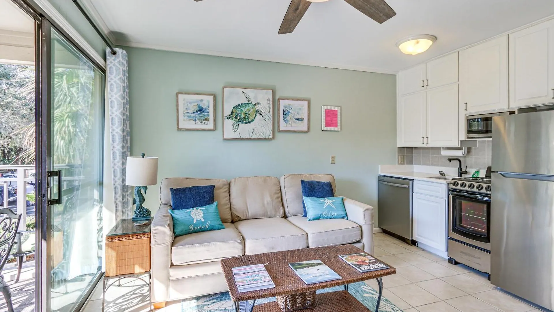 Apartment Coastal With Pool And Direct Access!