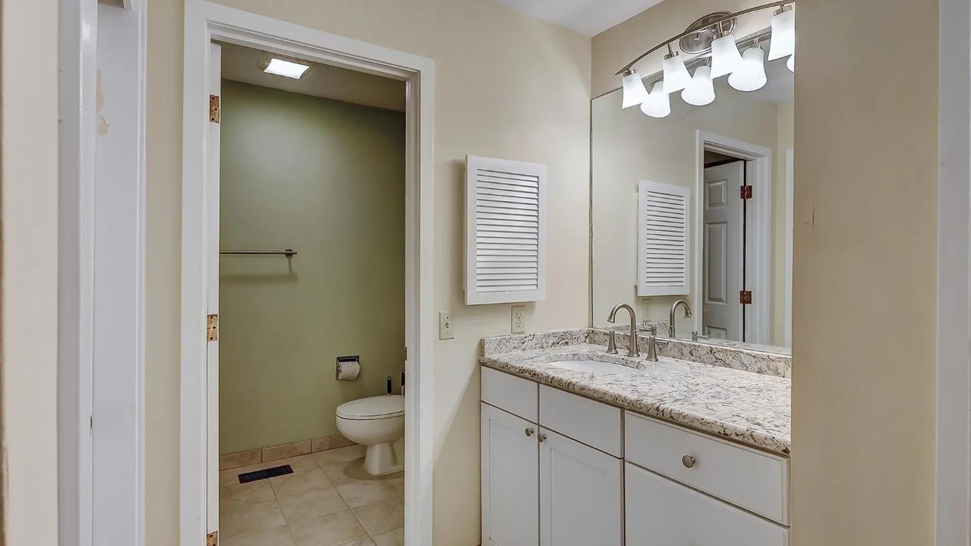 7817 Centrecourt Holiday home *