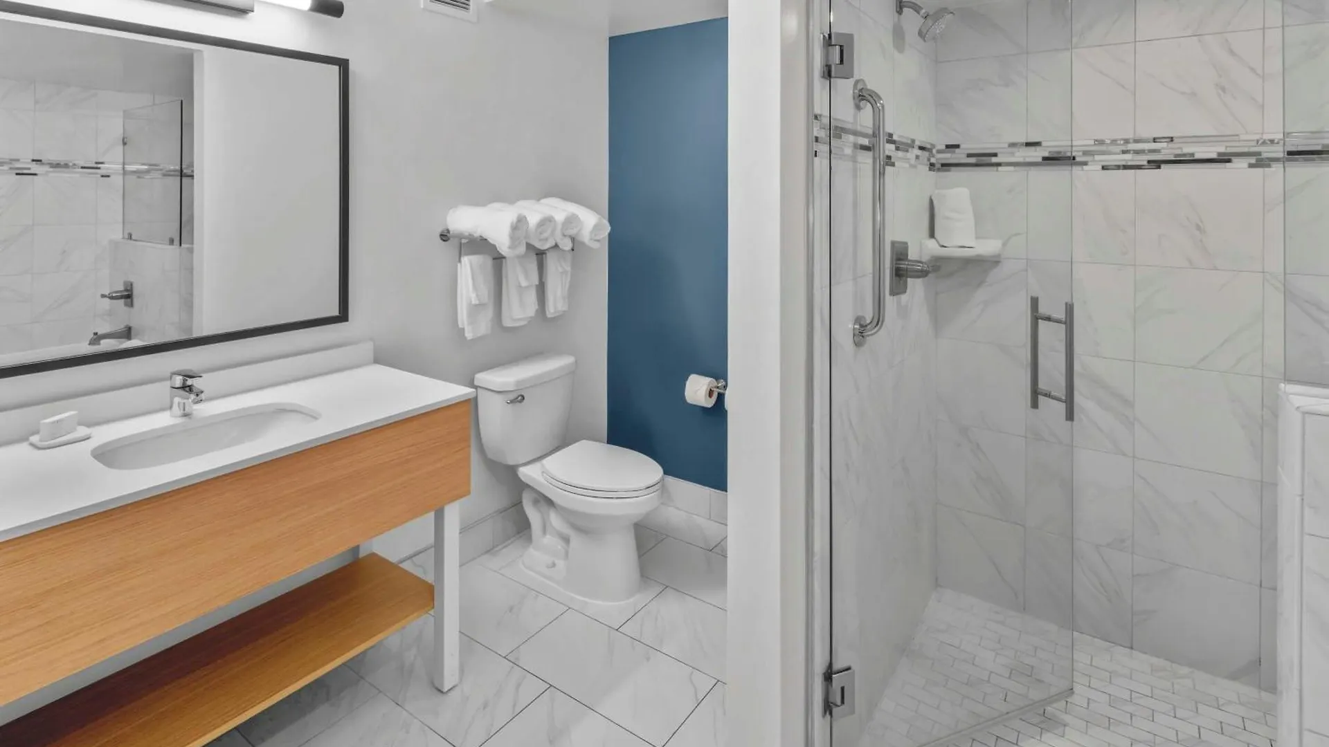 Spark By Hilton 3*