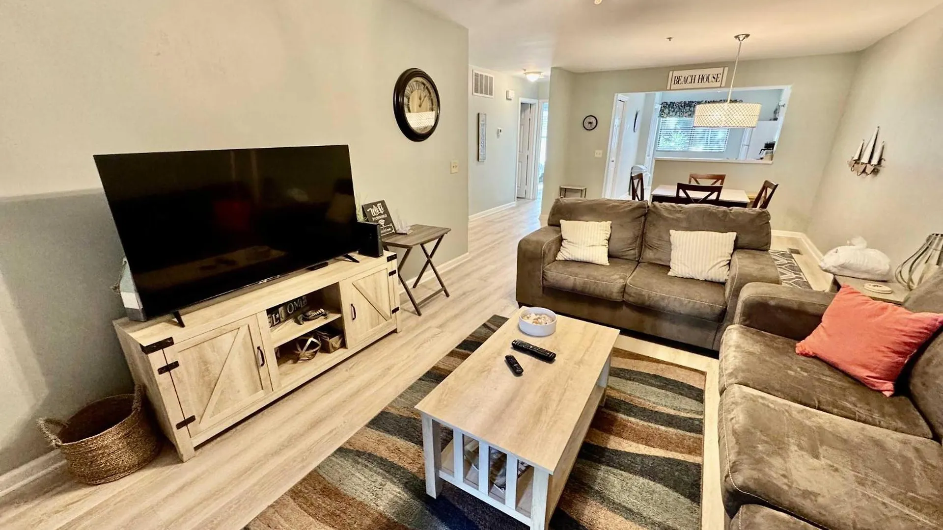 Pet Friendly 2 Bed 2 Bath #7105 Treetops