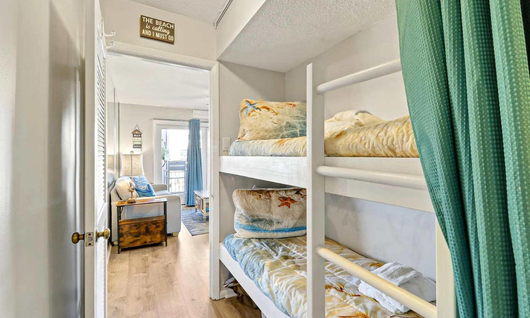 The Breakers #220 Condo, Beautiful Ocean View At Coligny Beach, 4 N Forest Drive Hilton Head, Walk To Shops Restaurants, Renovated Jan 2024, Vacation Hhi Llc Lejlighed Hilton Head Island