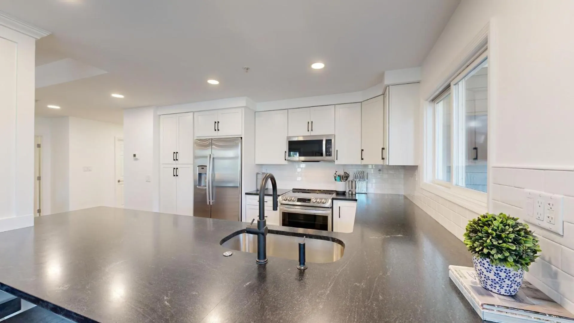 Villa 7645 Huntington