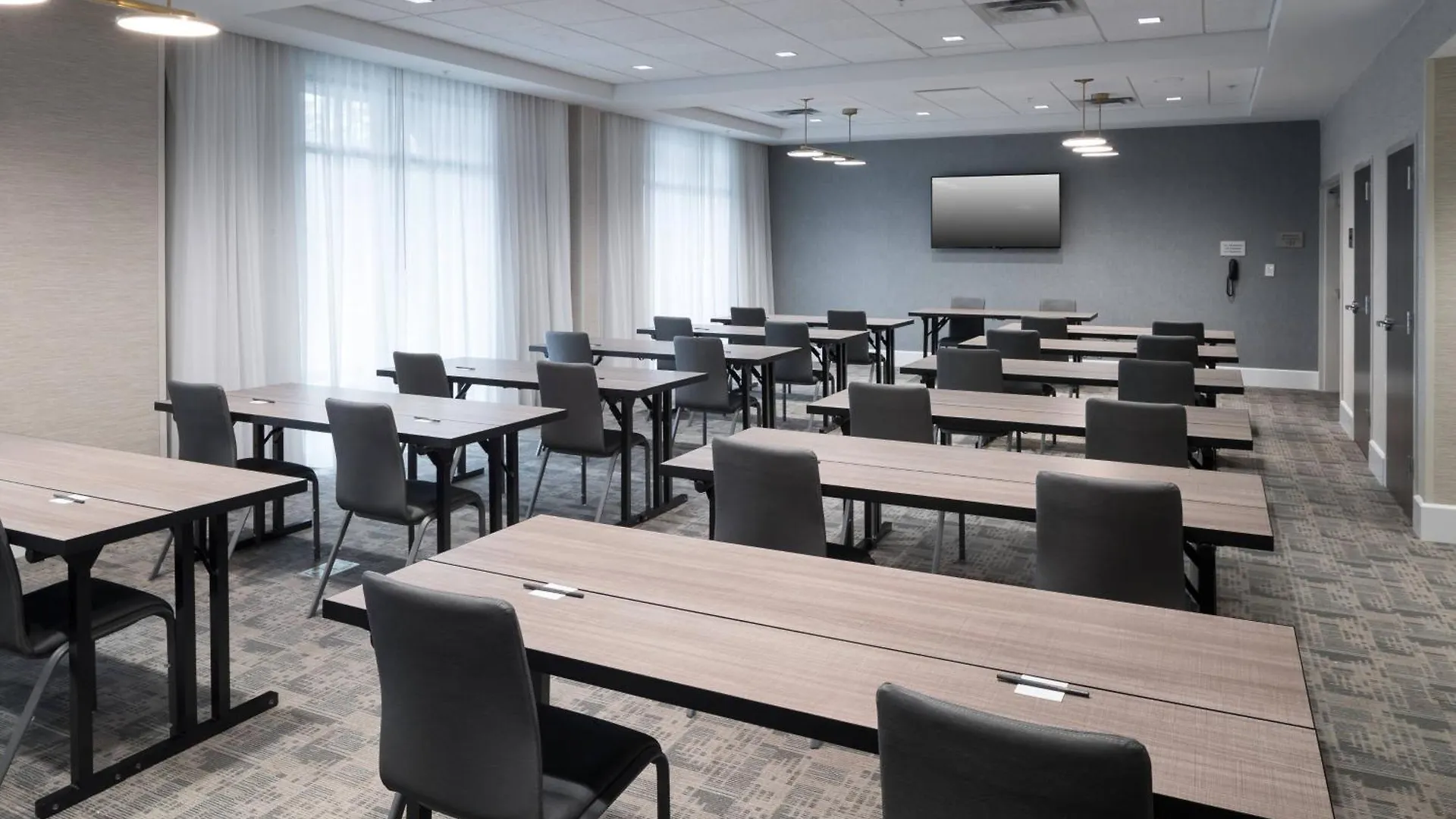 Courtyard By Marriott Hotel