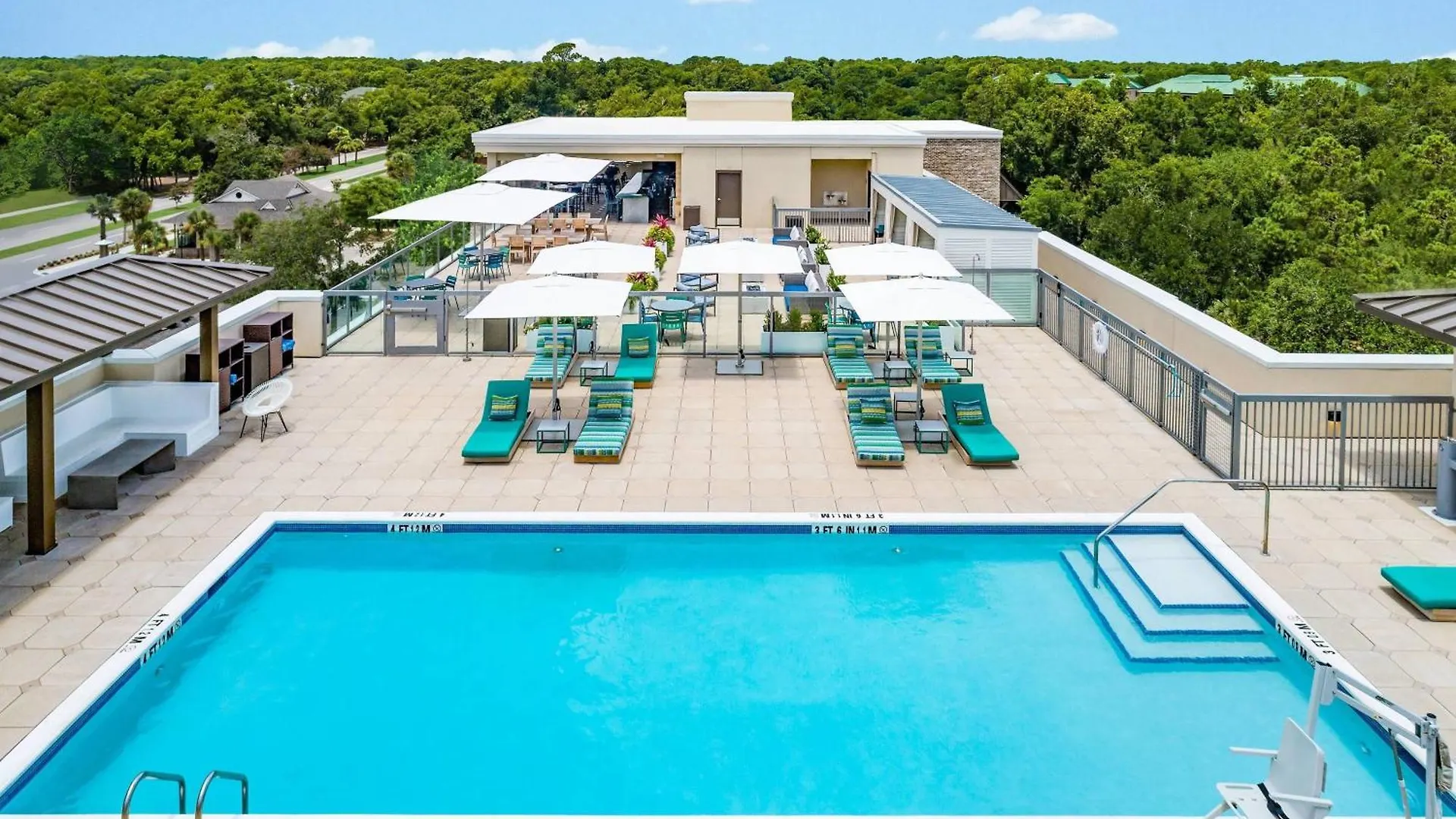Courtyard By Marriott Hotel 3*