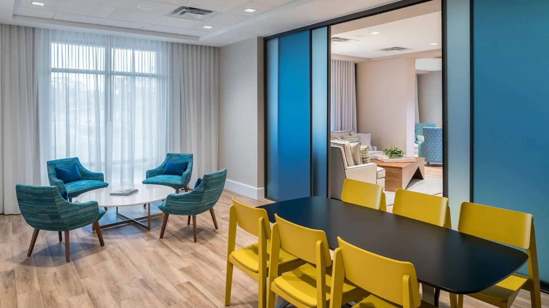 Courtyard By Marriott 3*