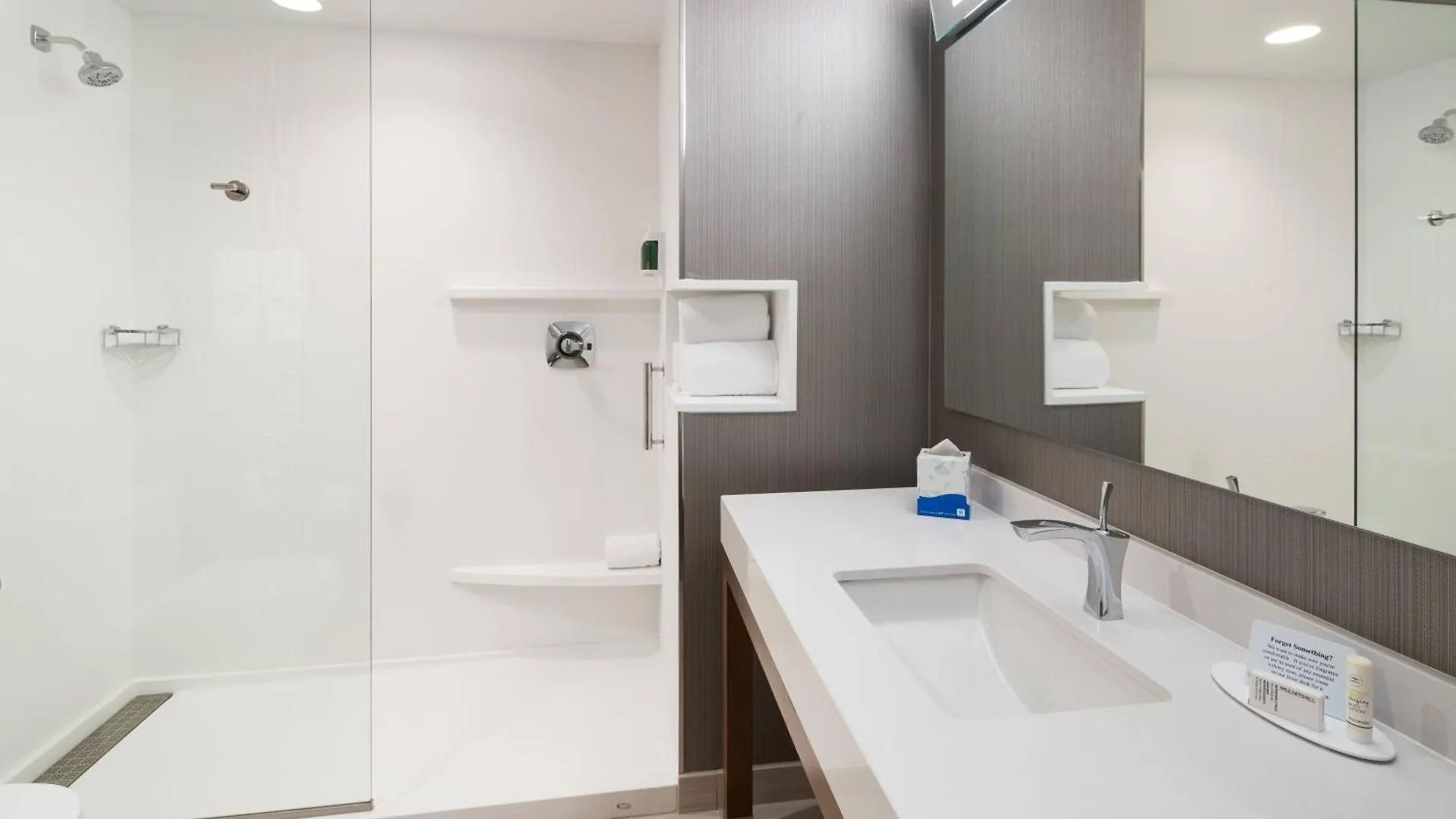Courtyard By Marriott Hotel