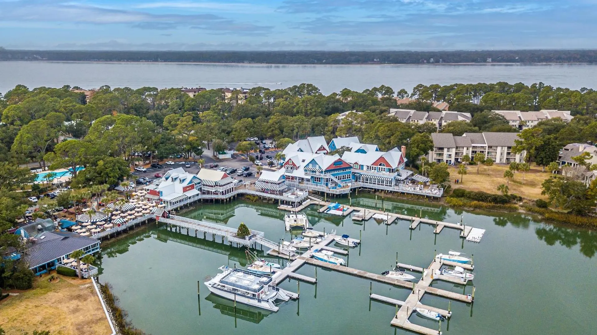 1762 Bluff Modern Updated Water Views Sleeps 8 Sea Pines Holiday home *