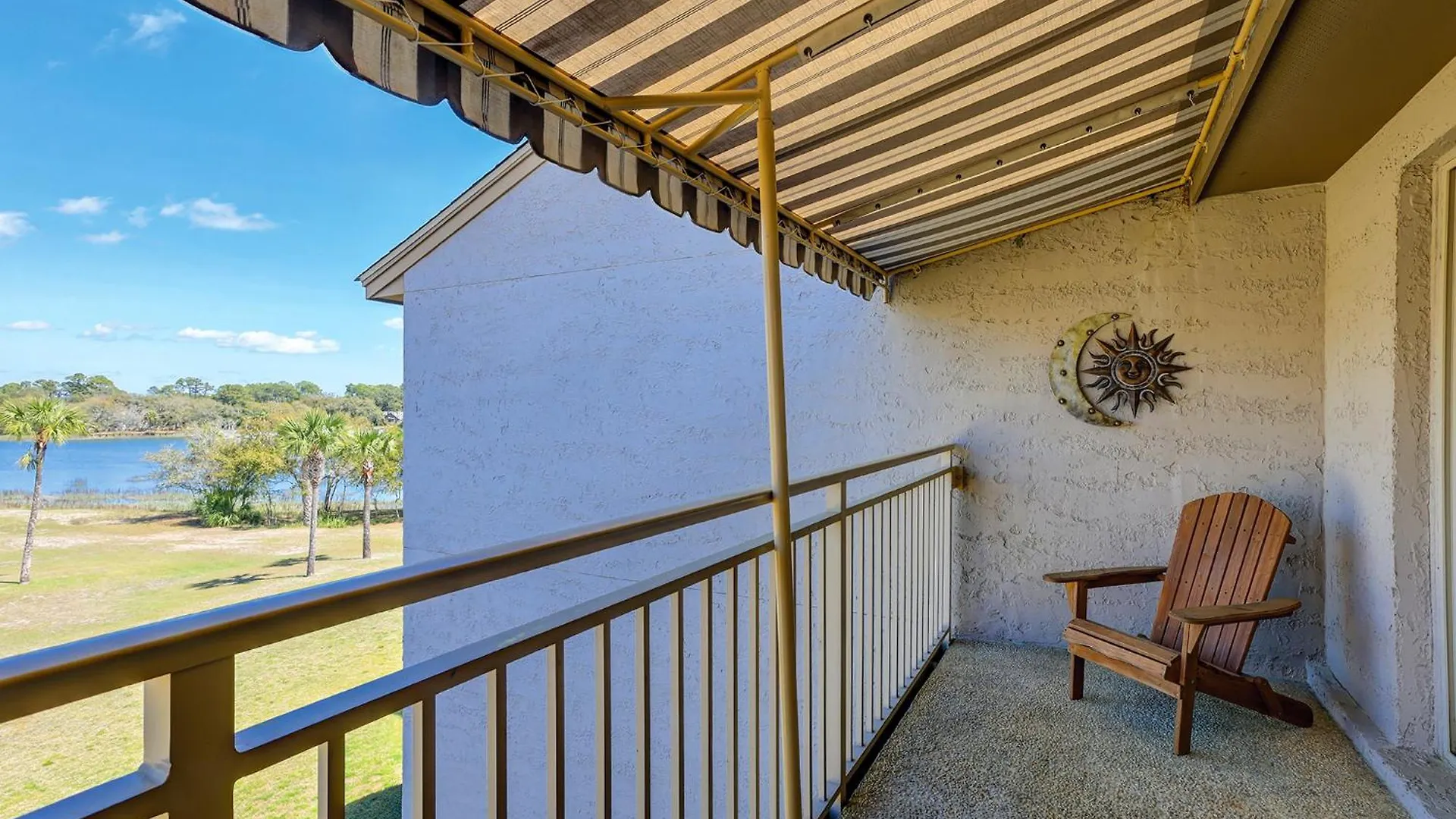 1762 Bluff Modern Updated Water Views Sleeps 8 Sea Pines Holiday home *