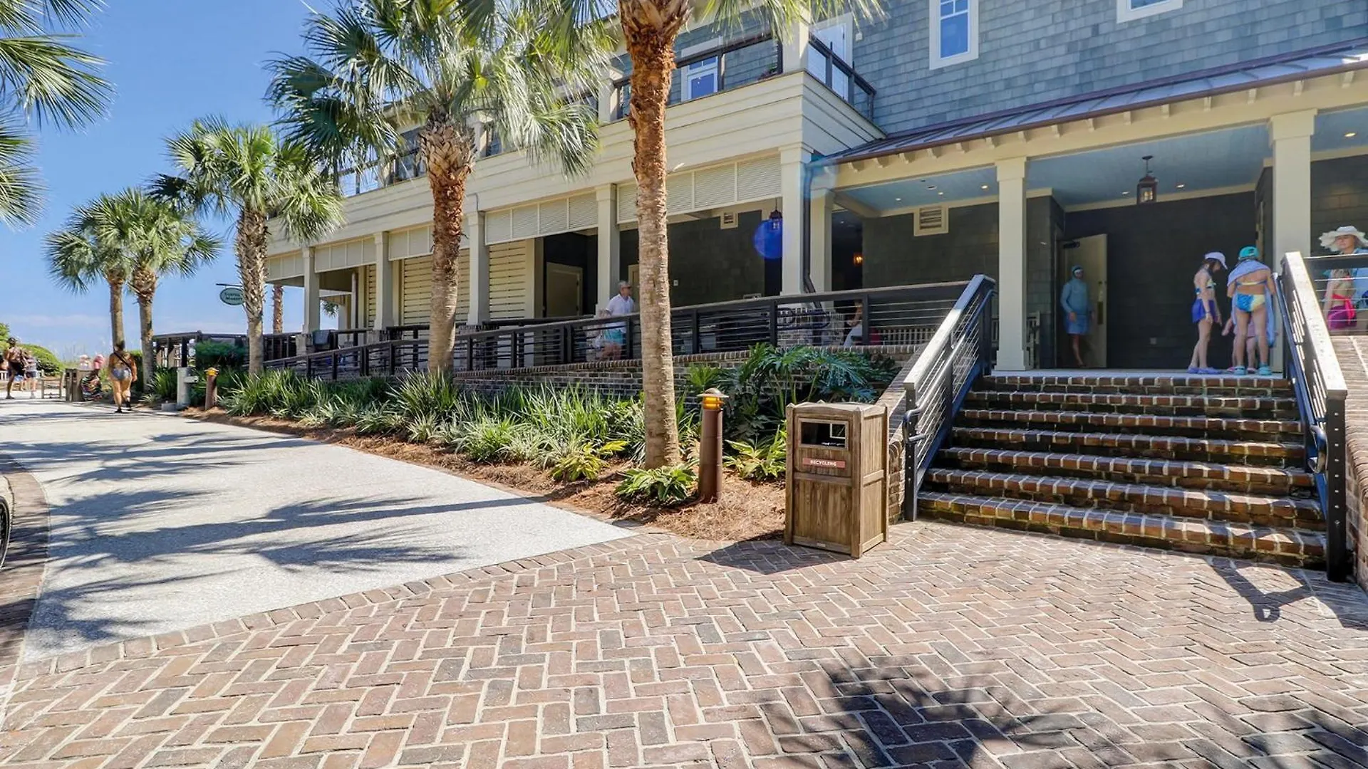 New Finishing Touches Added ! Walk To The Salty Dog South Sleeps 4 Sea Pines Hilton Head Island