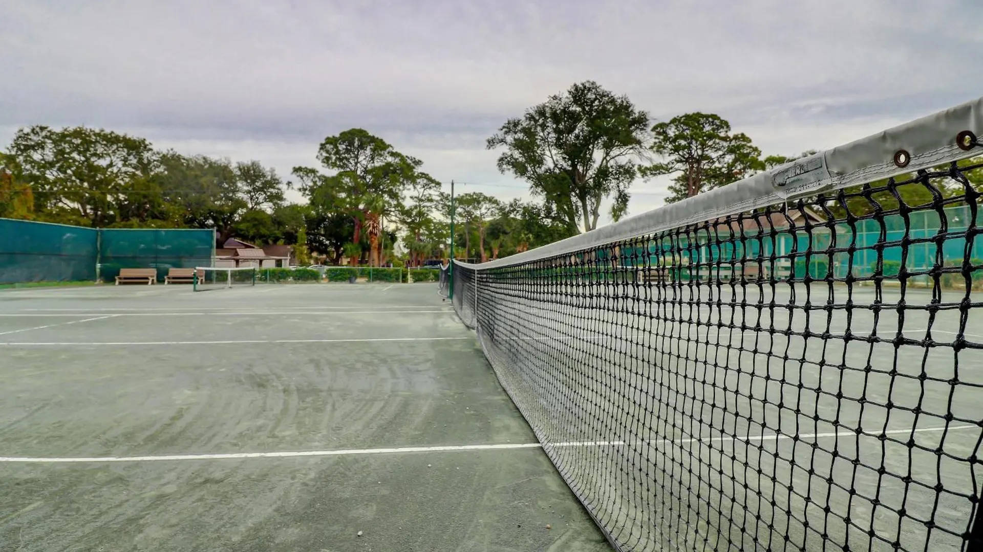 New Finishing Touches Added ! Walk To The Salty Dog South Sleeps 4 Sea Pines *