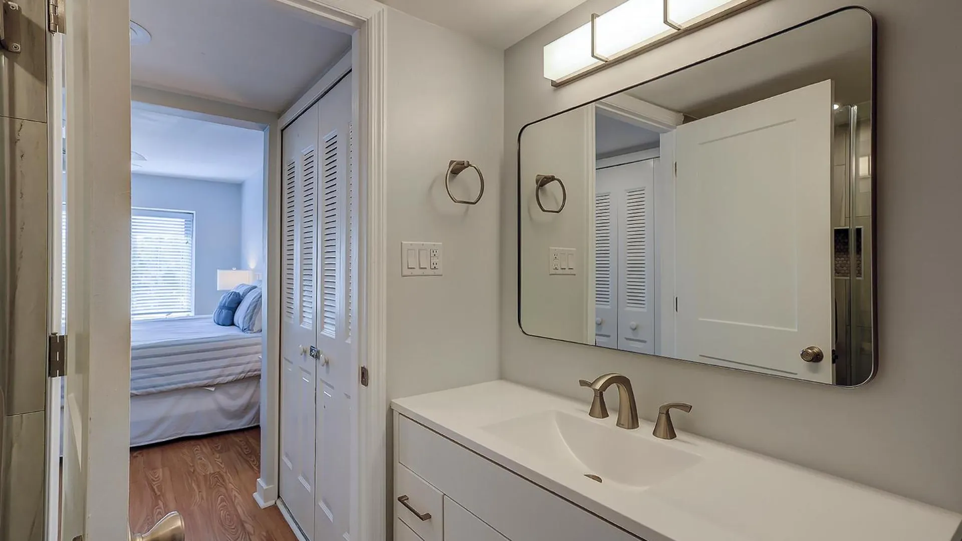 1762 Bluff Modern Updated Water Views Sleeps 8 Sea Pines Holiday home