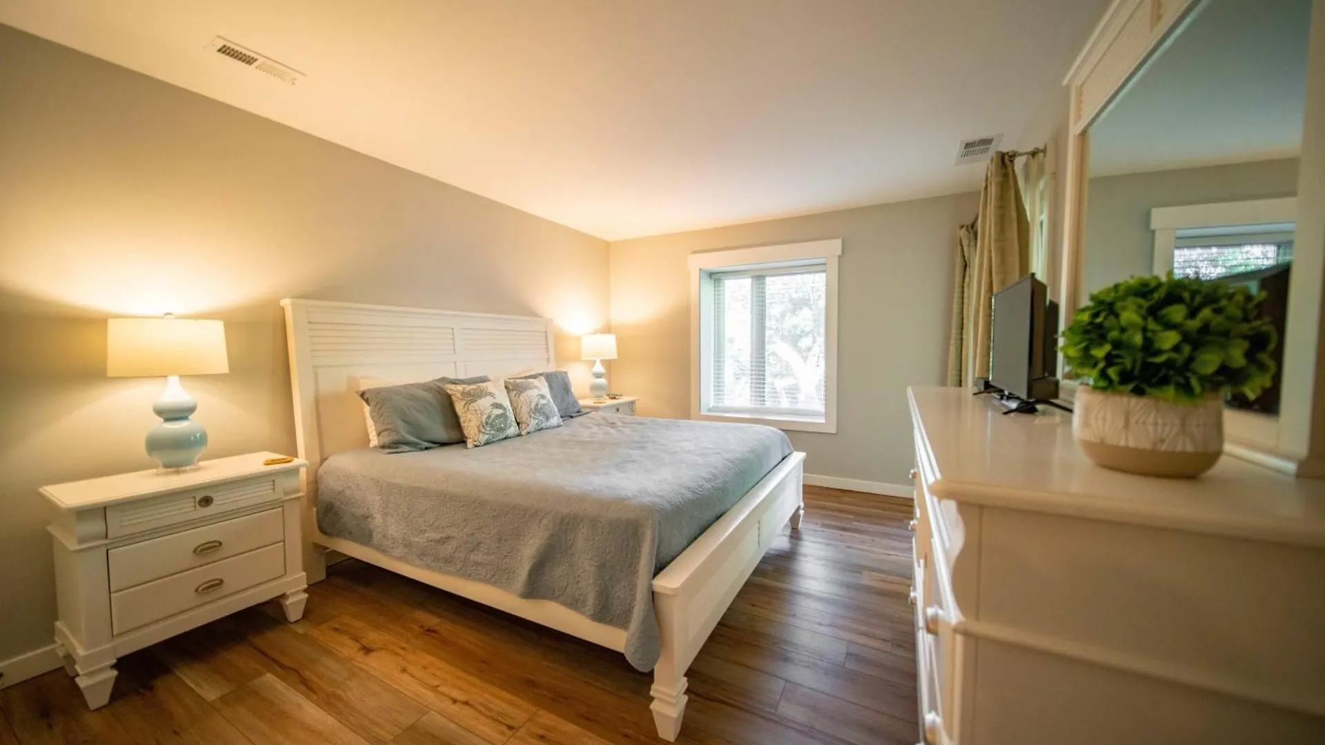 New Finishing Touches Added ! Walk To The Salty Dog South Sleeps 4 Sea Pines Holiday home *