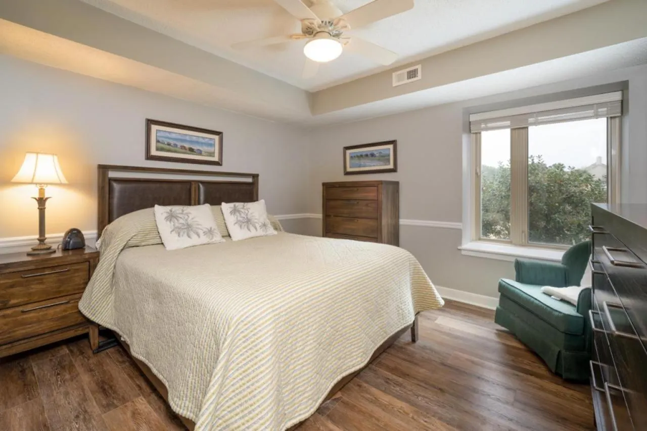 1737 Bluff Renovated Tommy Bahama Water Views Sleeps 6 Sea Pines Casa vacanze Hilton Head Island