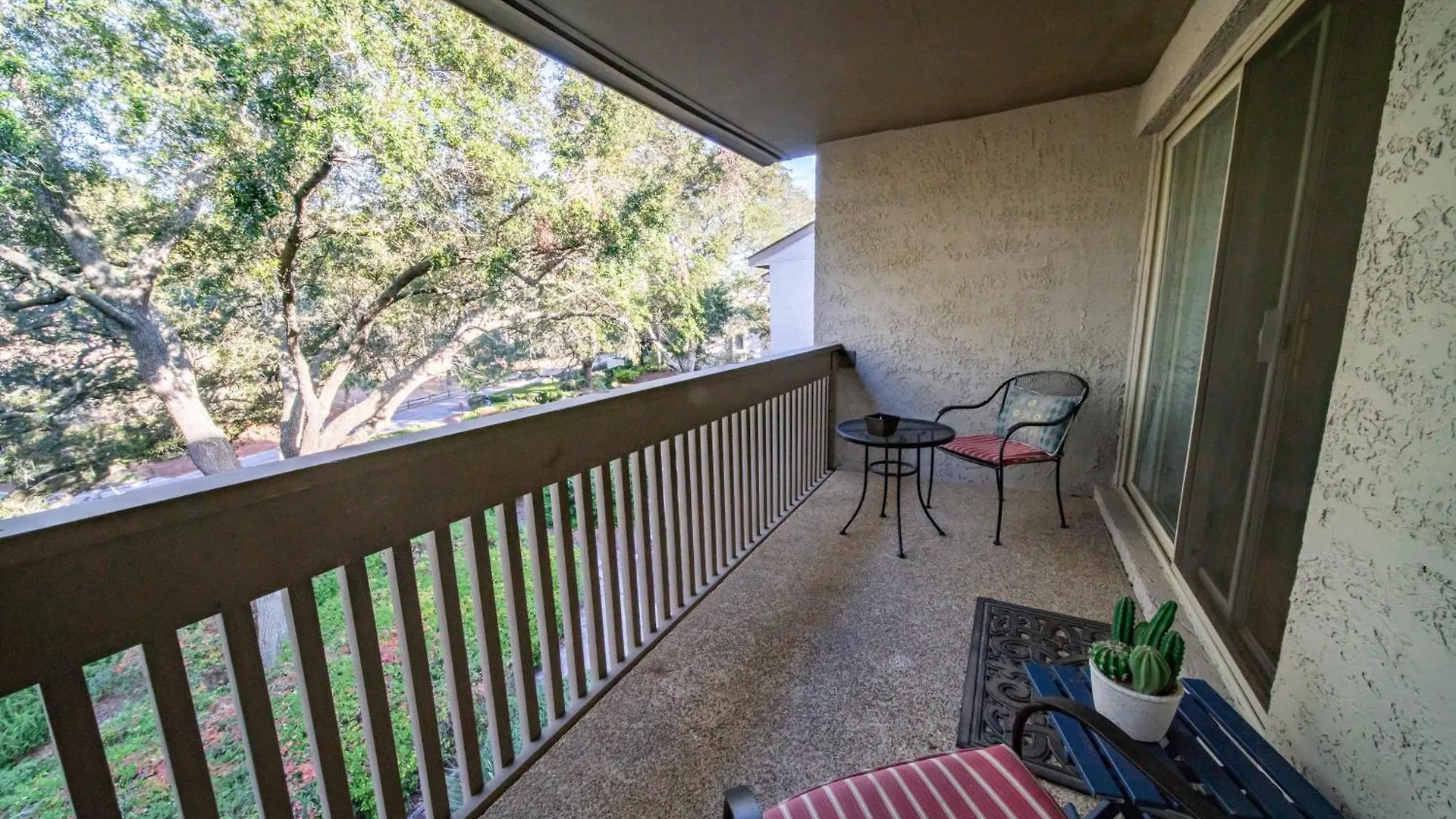 New Finishing Touches Added ! Walk To The Salty Dog South Sleeps 4 Sea Pines Holiday home *