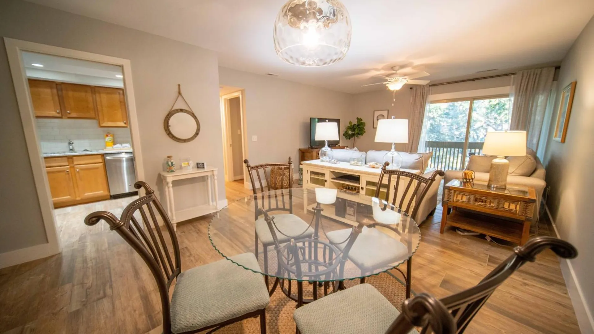 New Finishing Touches Added ! Walk To The Salty Dog South Sleeps 4 Sea Pines Hilton Head Island