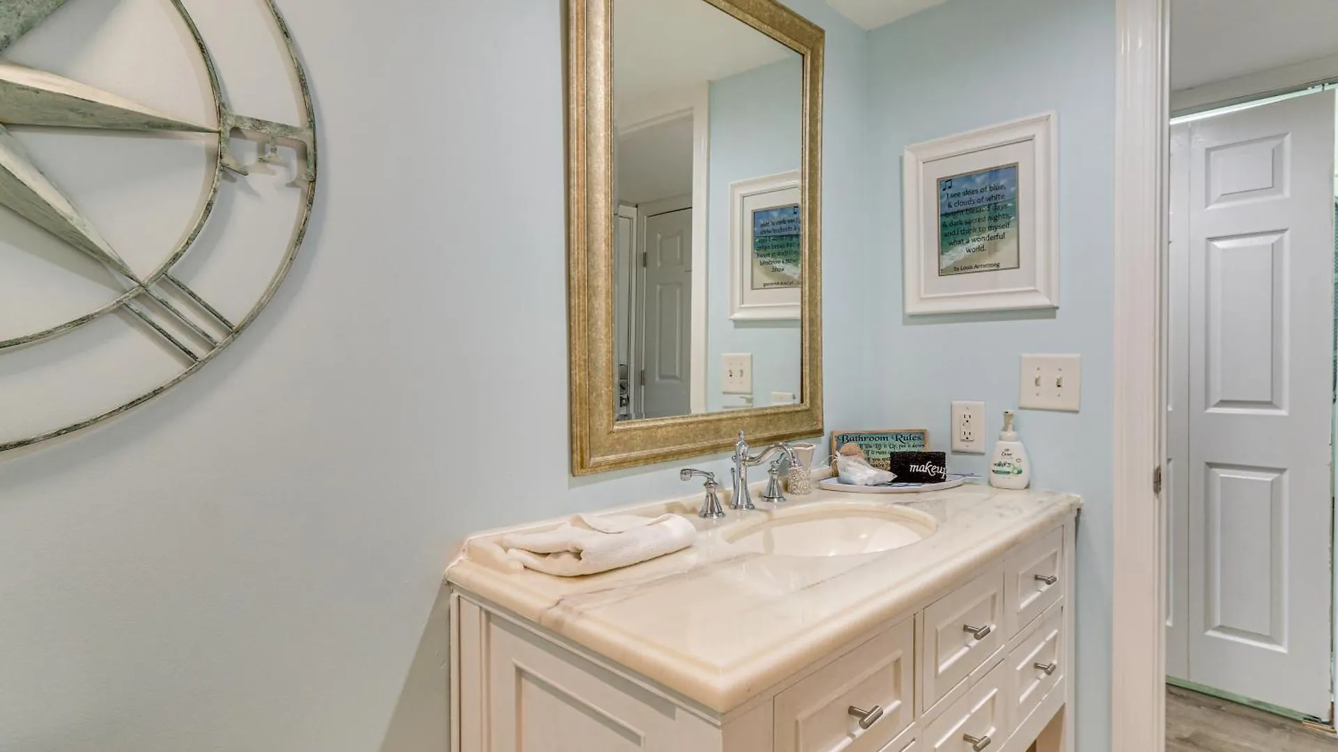 Apartment With Patio Walk To Beach! Hilton Head Island