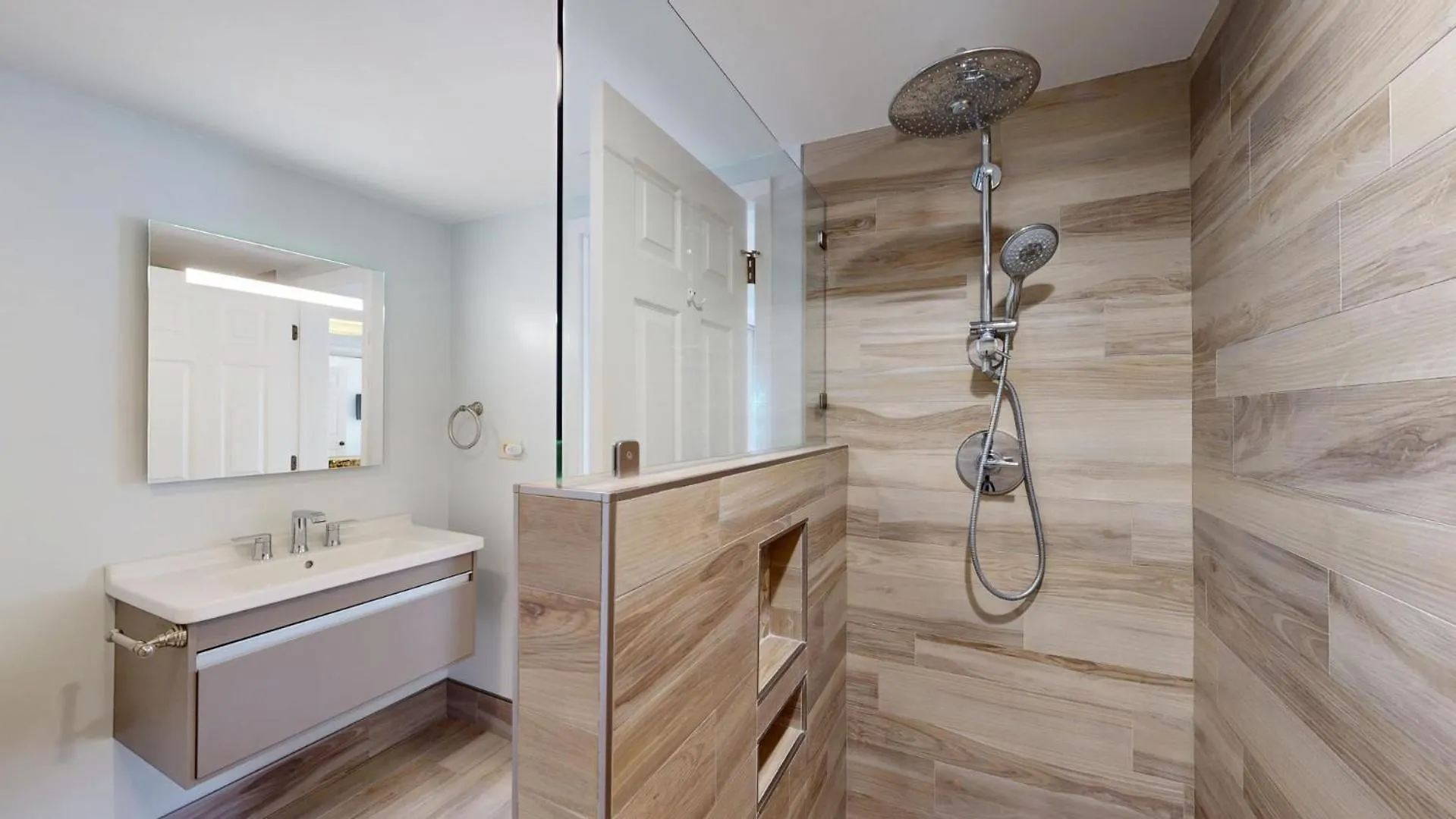 307 Barrington Arms Villa *
